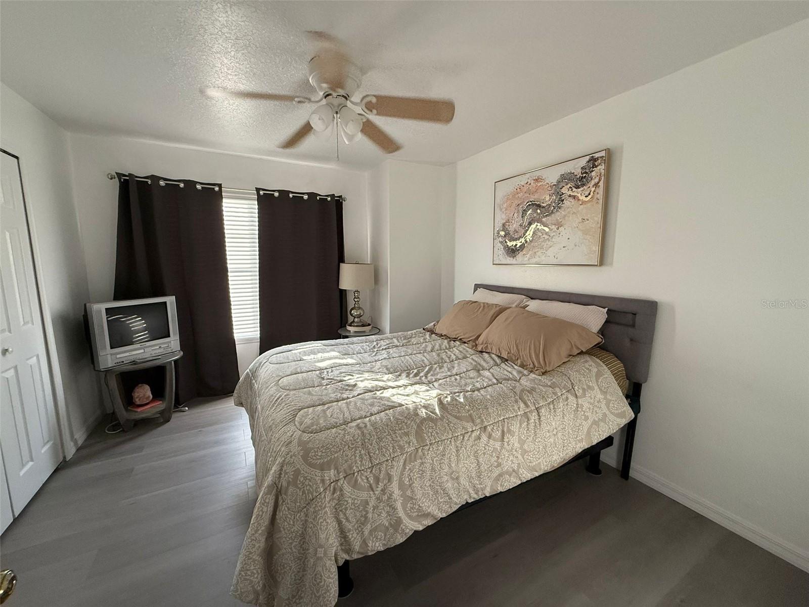 Listing photo id 29 for 932 Lake Sterling Court