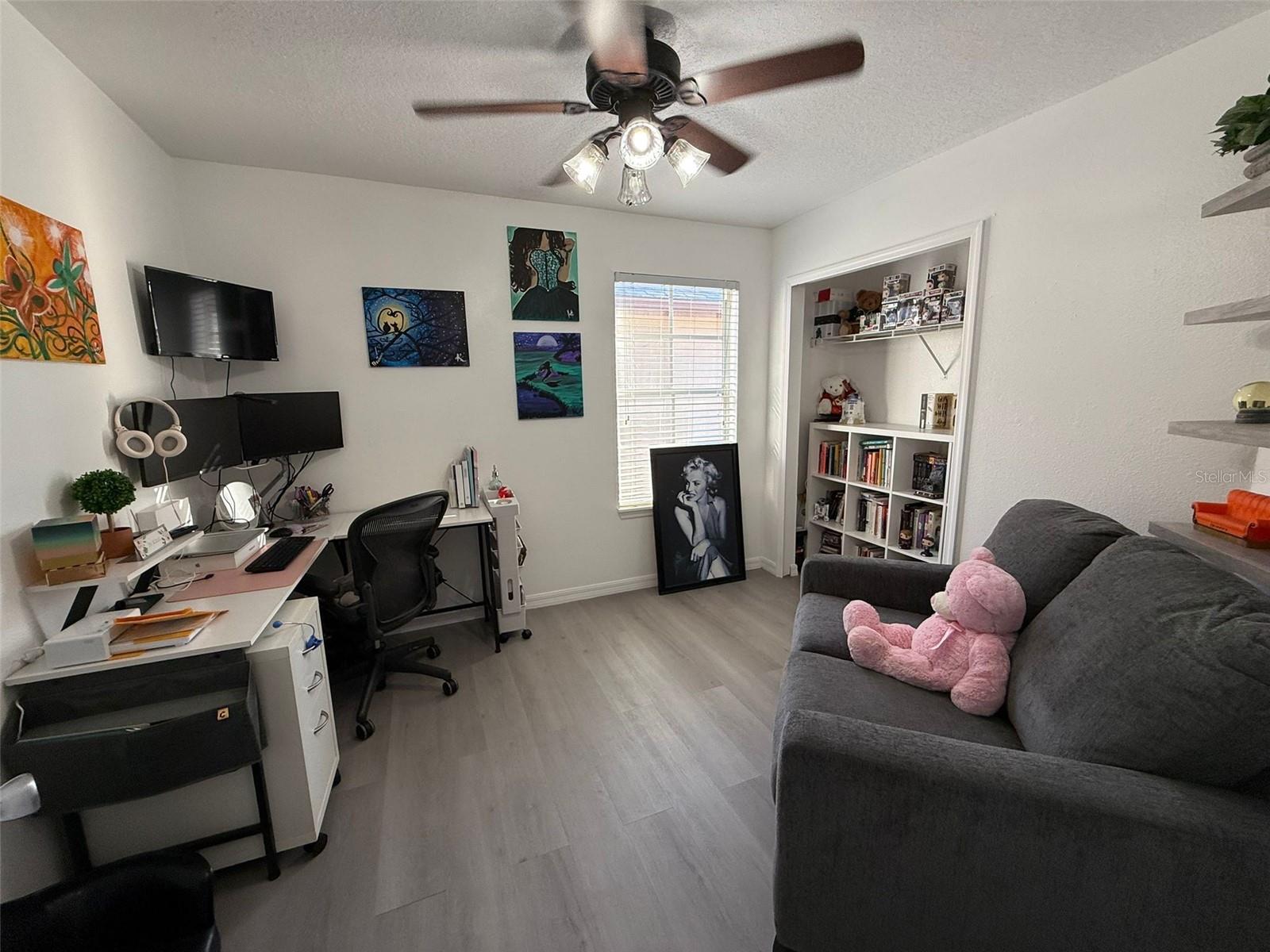 Listing photo id 30 for 932 Lake Sterling Court
