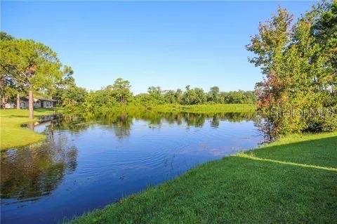Listing photo id 6 for 932 Lake Sterling Court