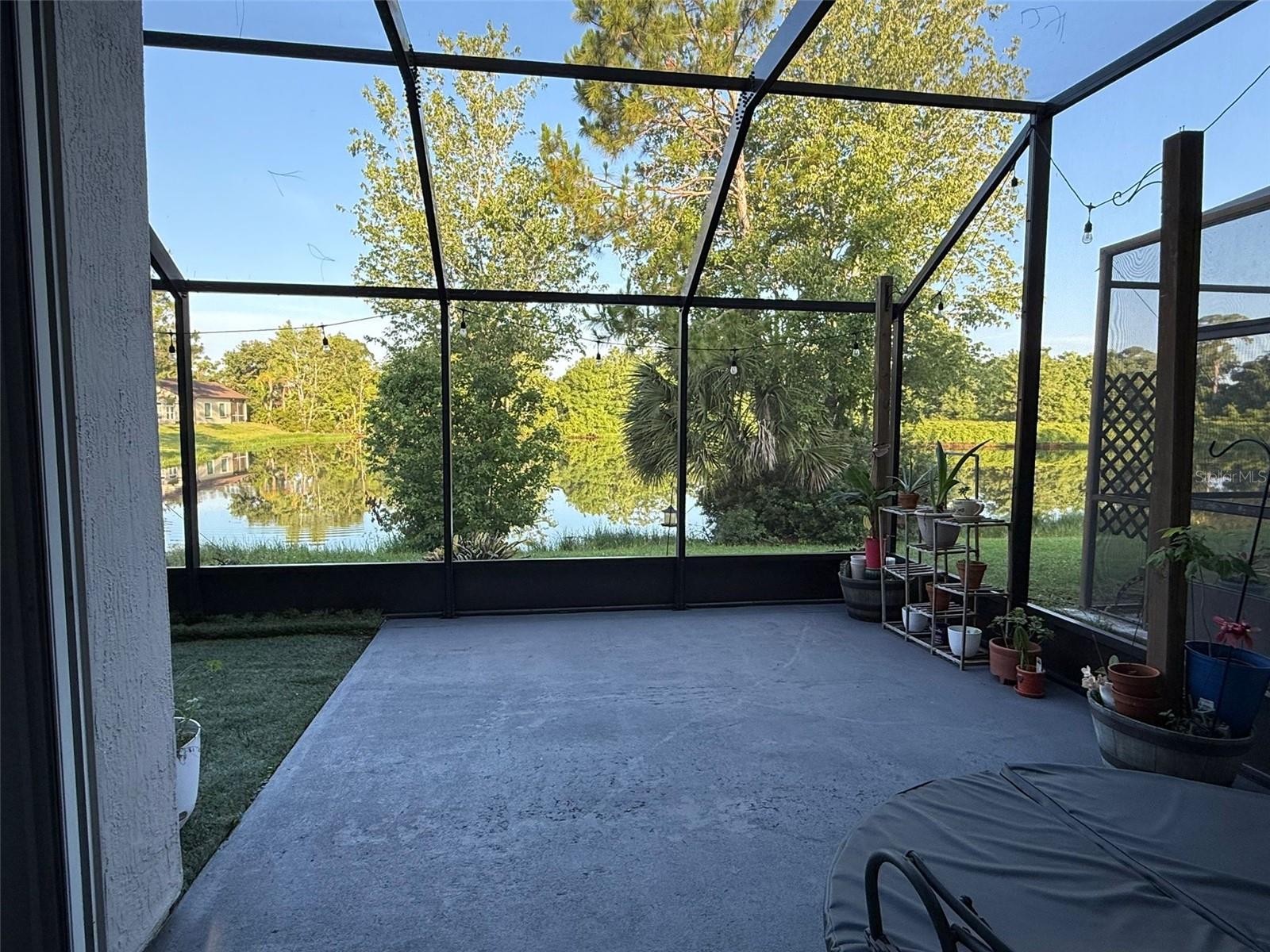 Listing photo id 7 for 932 Lake Sterling Court