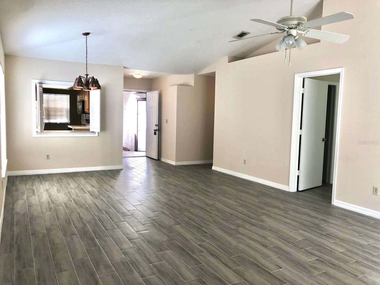Image 4 of 39 For 8522 Sparrowhawk Court