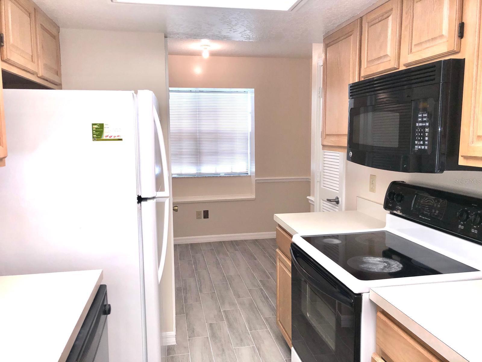 Image 6 of 39 For 8522 Sparrowhawk Court