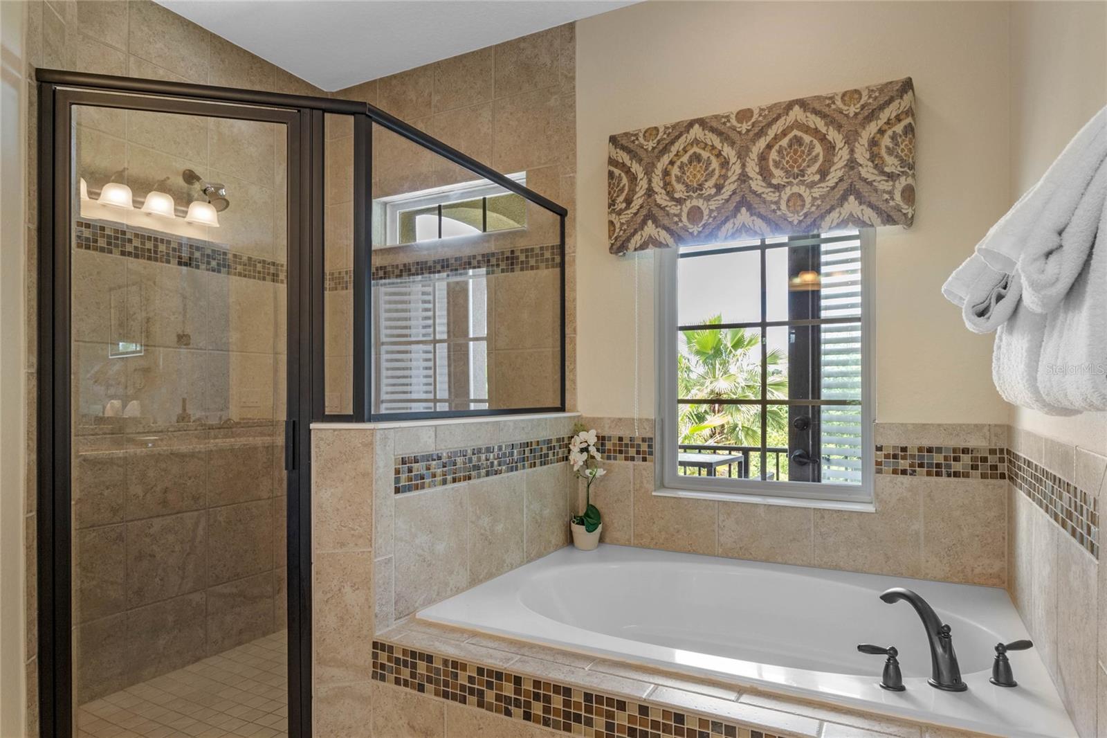 Image 16 of 41 For 796 Desert Mountain Court