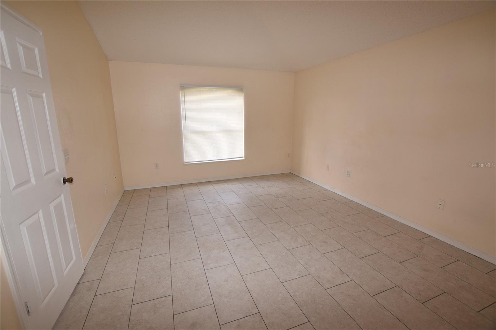 Image 5 of 19 For 1060 Dudley Drive