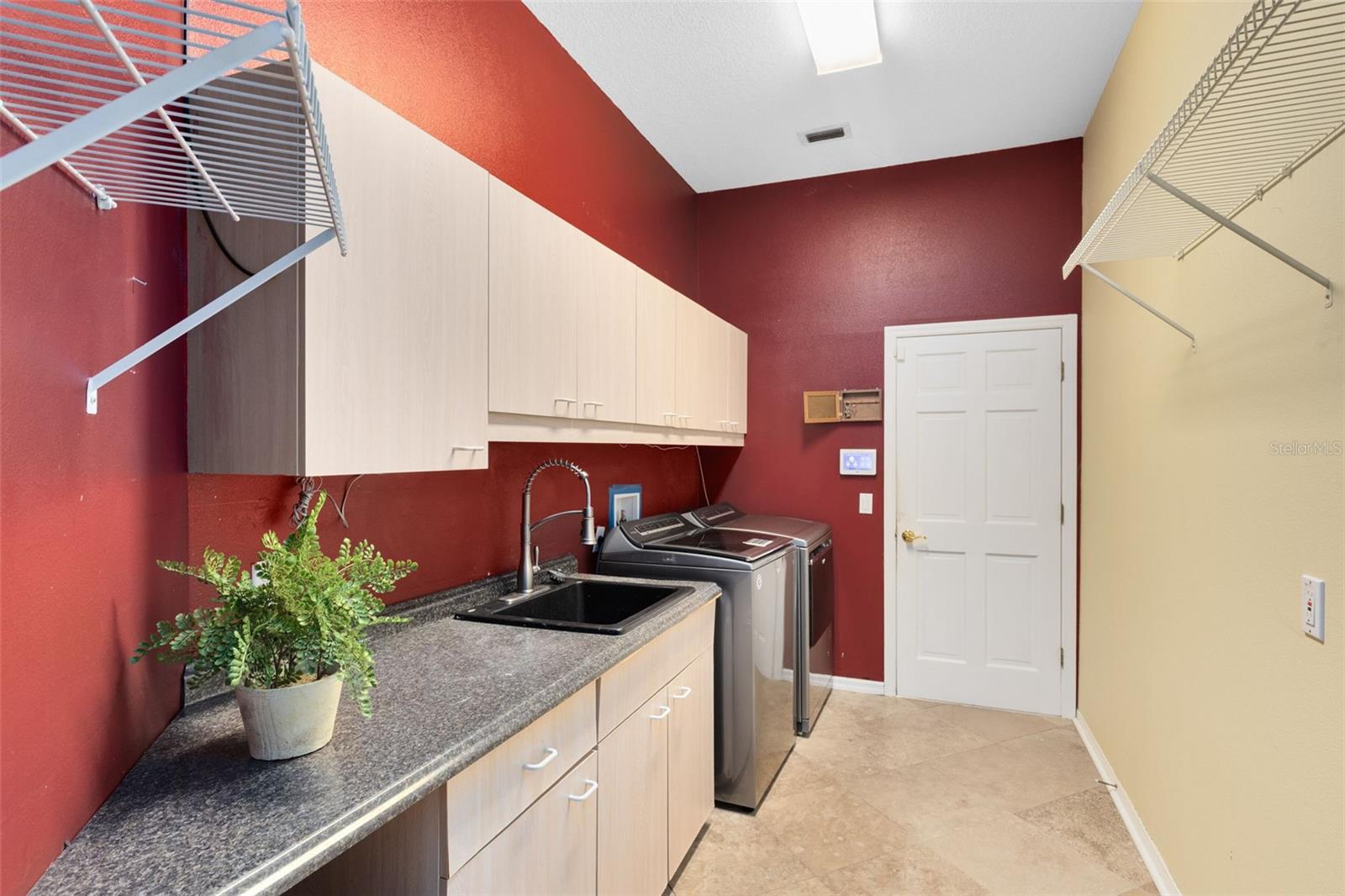 Image 21 of 37 For 718 Glen Eagle Drive