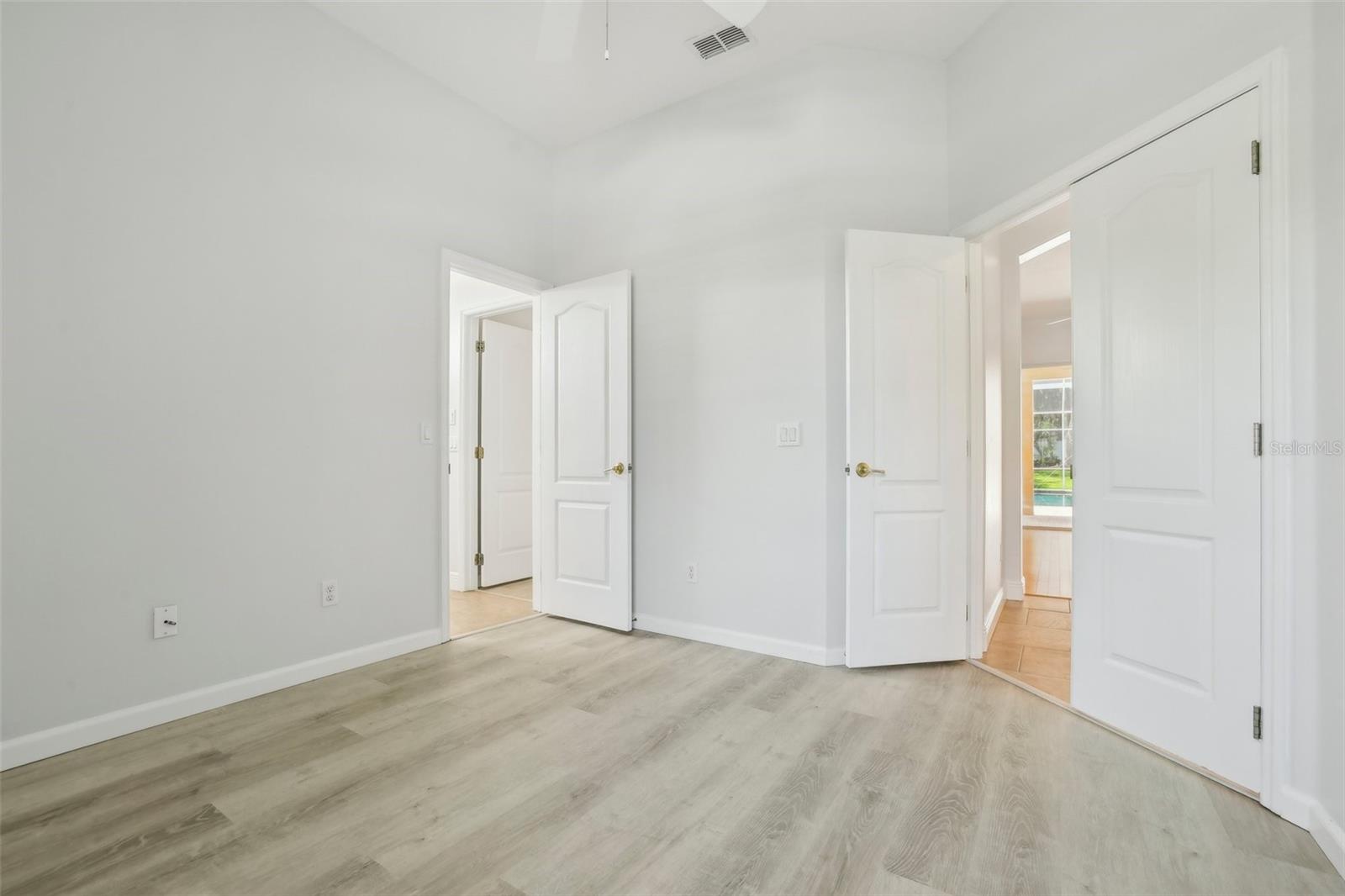 Image 16 of 31 For 604 Cheviot Court