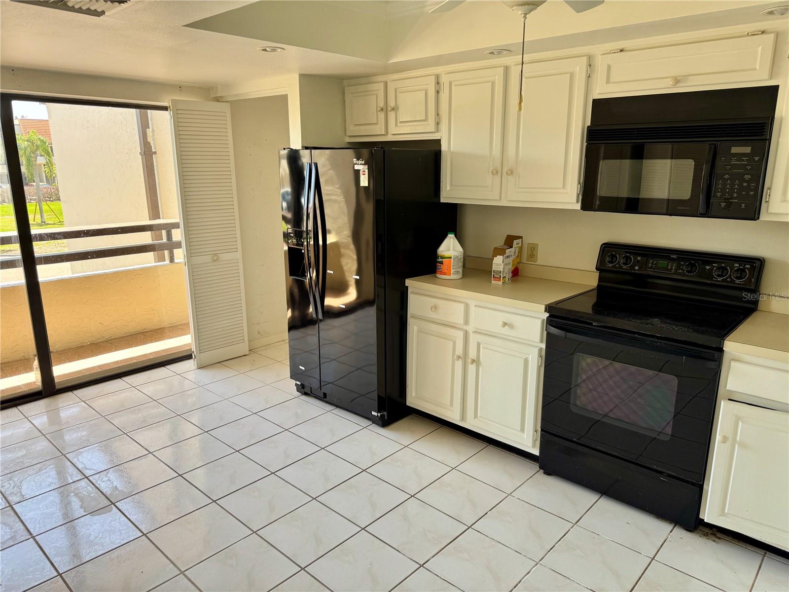 Image 13 of 31 For 115 1st Street E 103