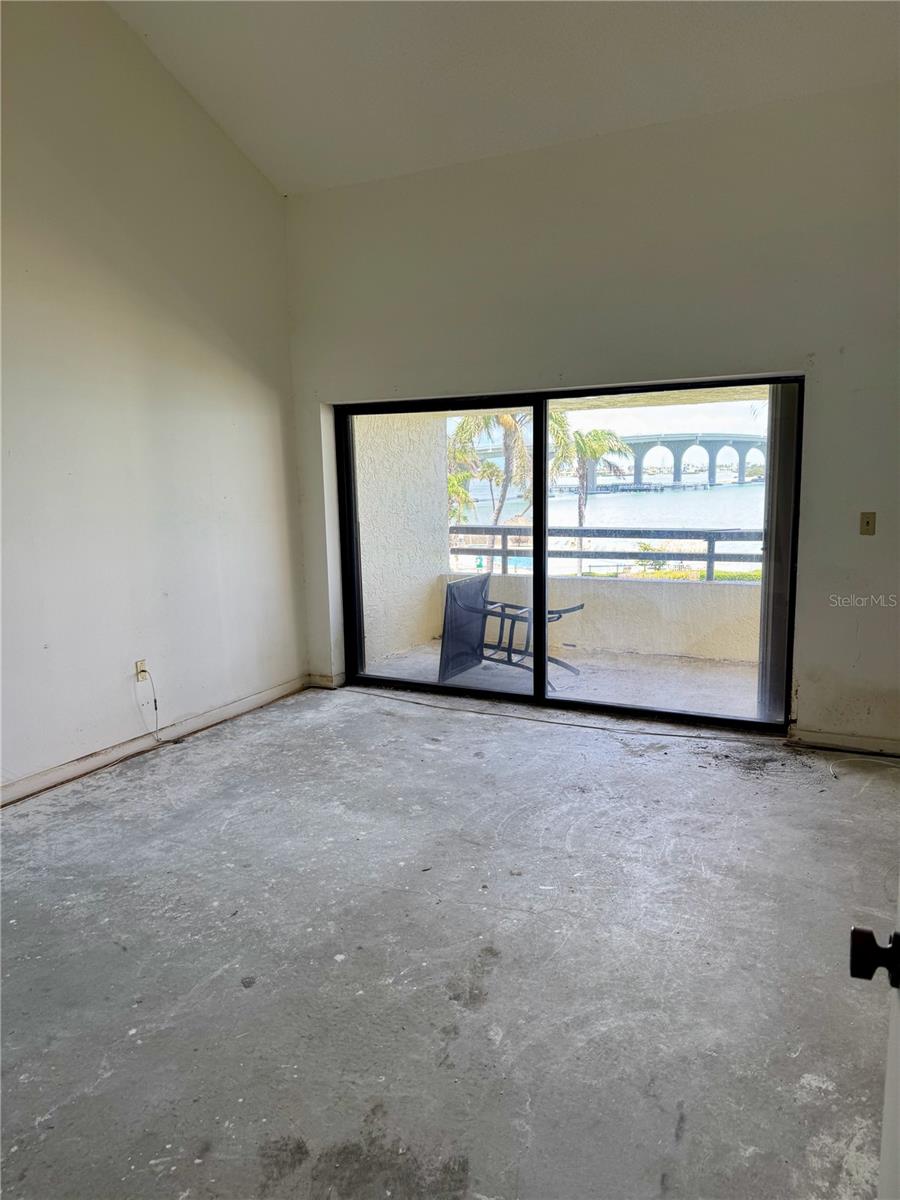 Image 24 of 31 For 115 1st Street E 103
