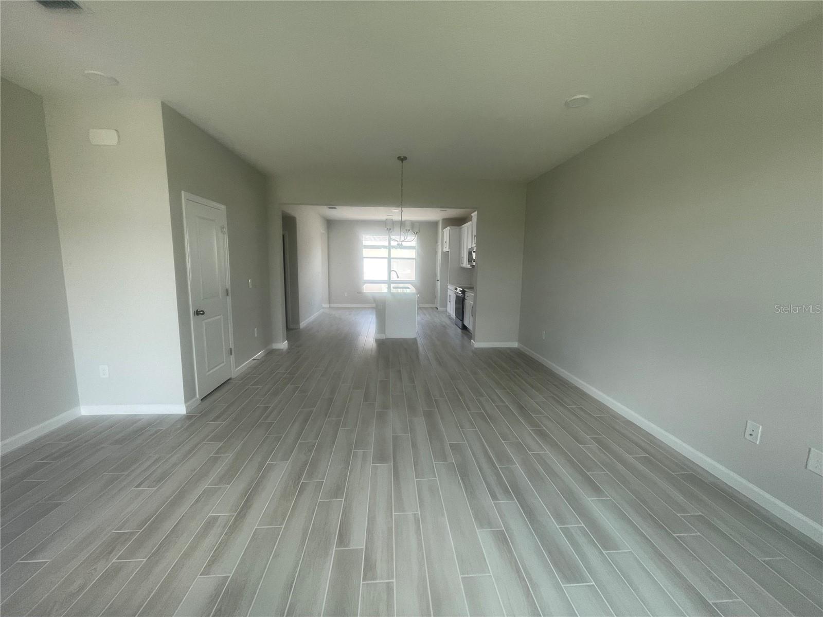 Image 7 of 32 For 1411 Mount Royal Drive