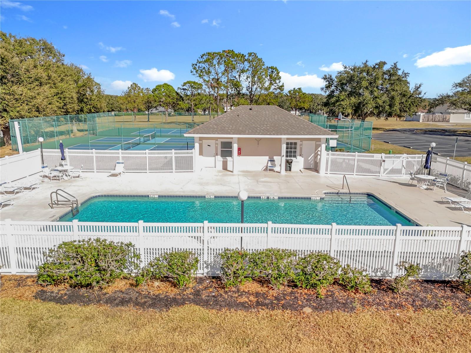 Image 15 of 21 For 10073 Spring Lake Drive