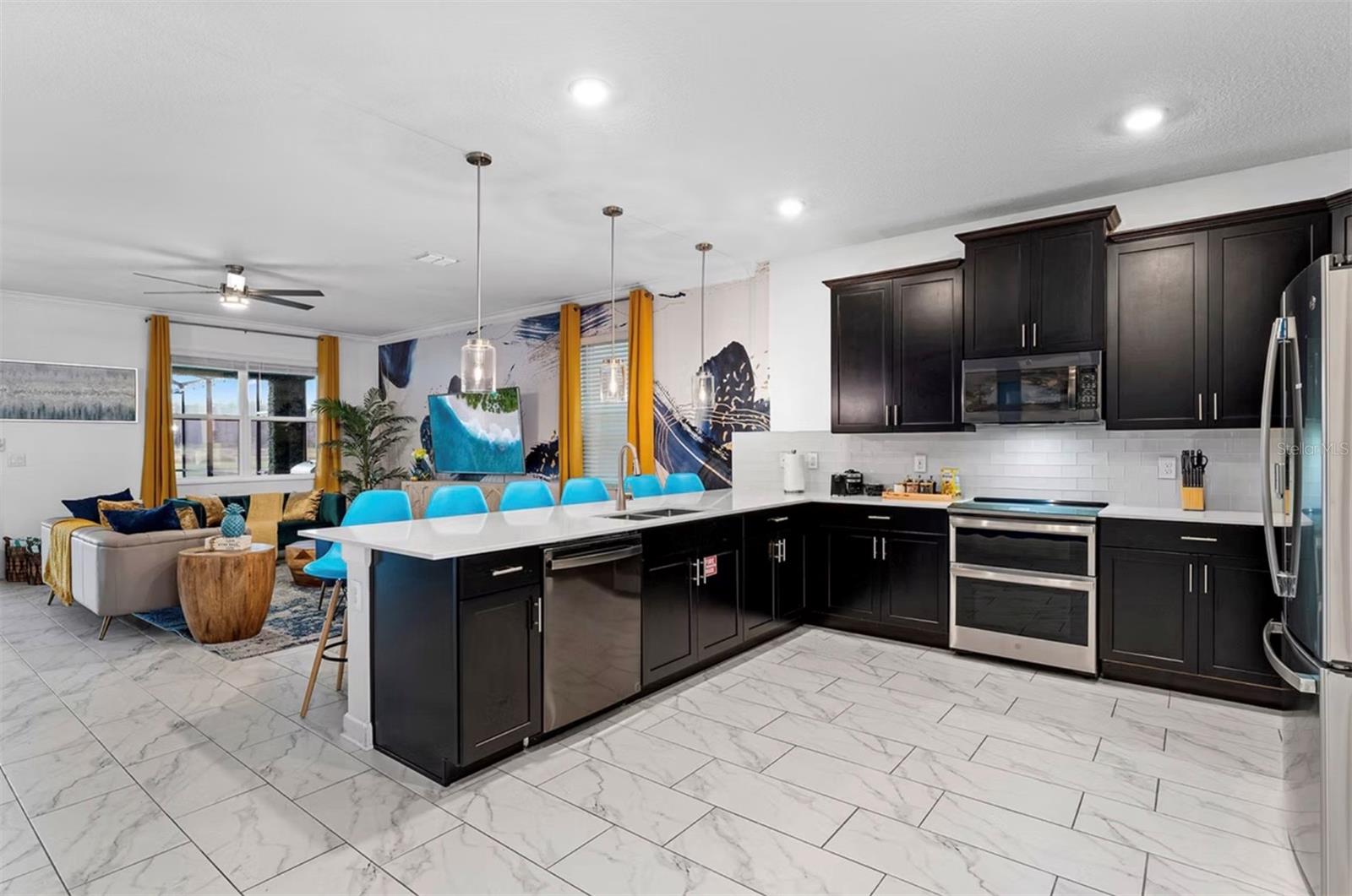 Listing photo id 10 for 4161 Paragraph Drive