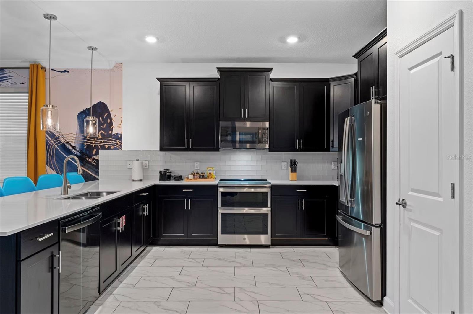 Listing photo id 11 for 4161 Paragraph Drive