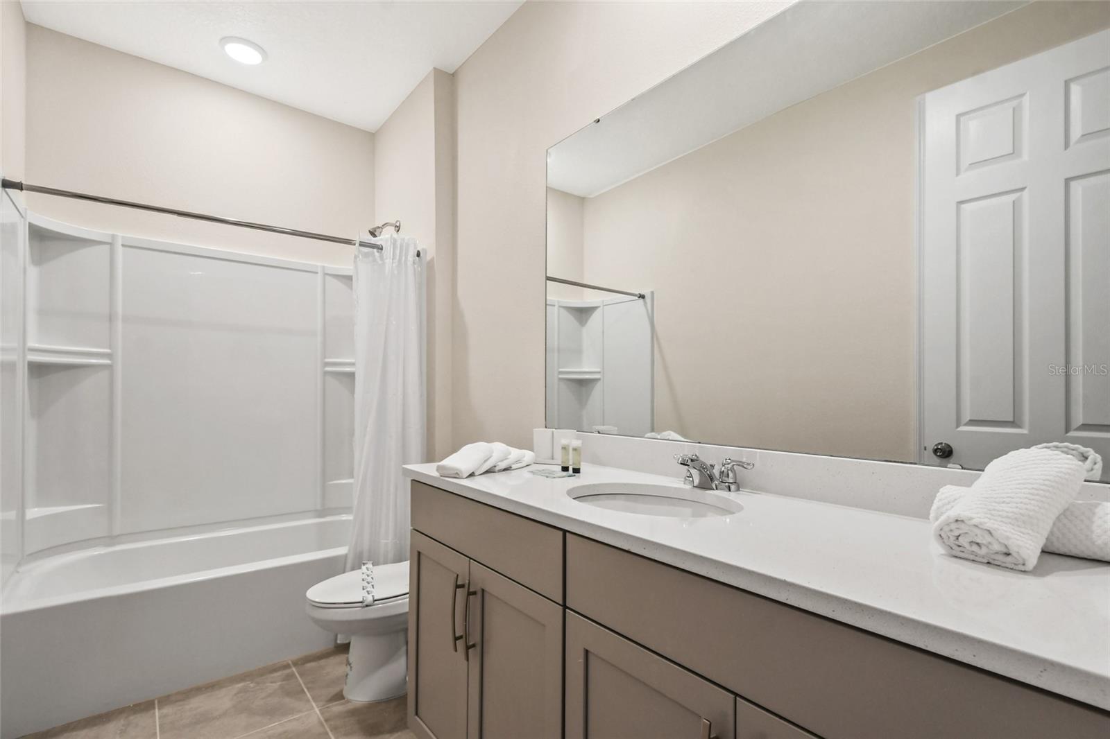 Image 40 of 66 For 8928 Coconut Breeze Drive
