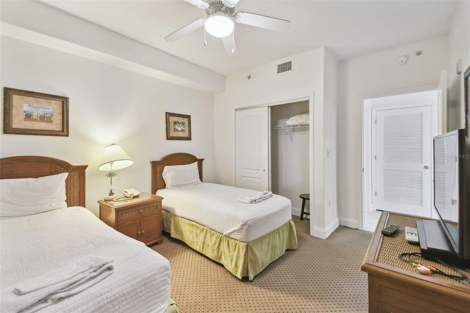 Image 17 of 57 For 13427 Blue Heron Beach Dr  404