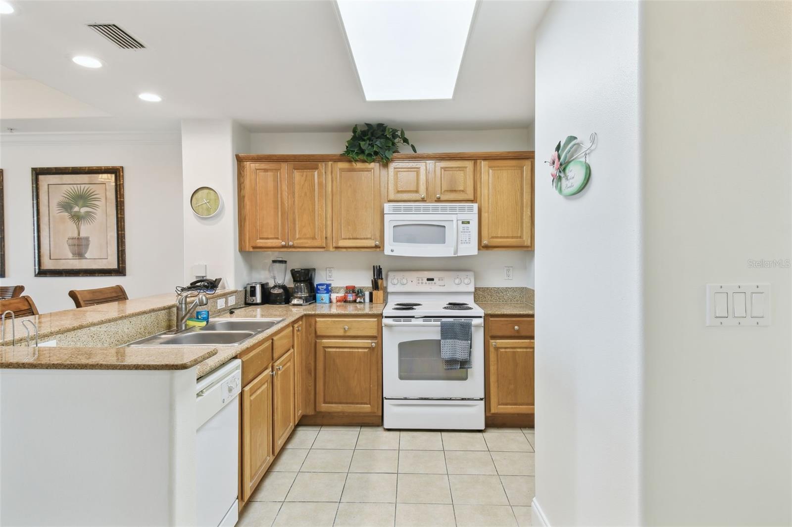 Image 20 of 57 For 13427 Blue Heron Beach Dr  404