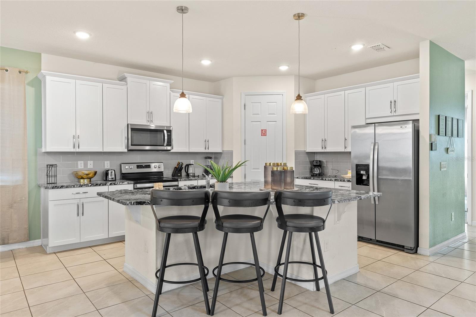 Image 10 of 62 For 1809 Tropical Palms Circle