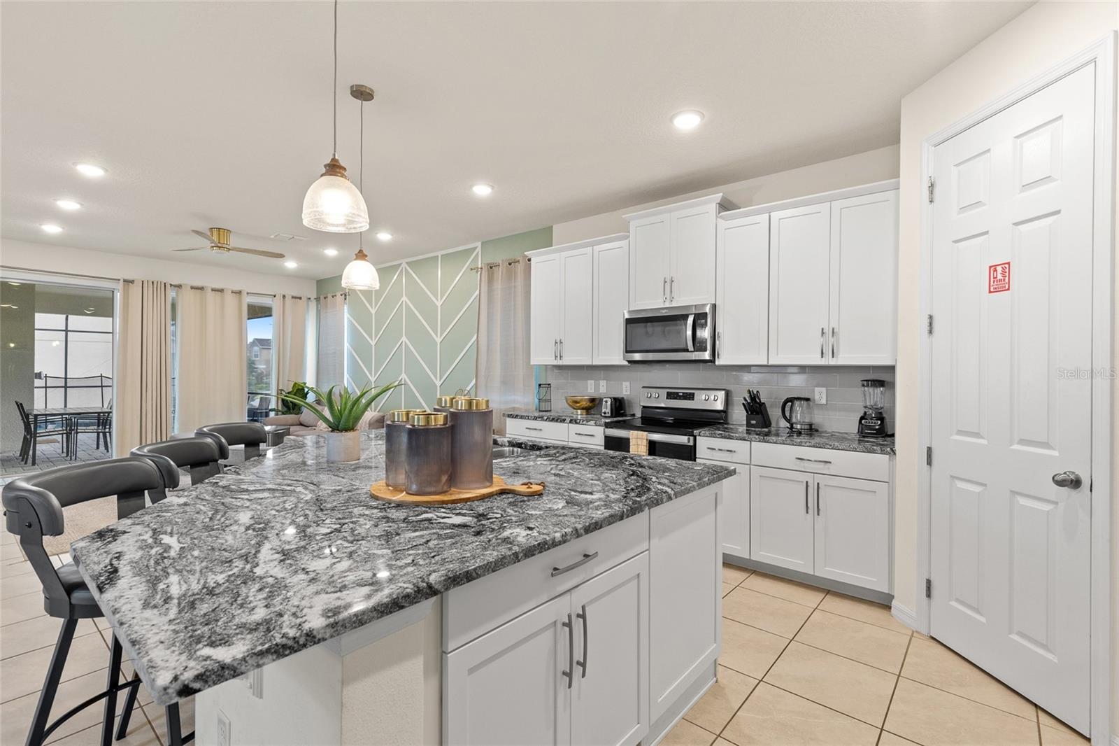 Image 12 of 62 For 1809 Tropical Palms Circle