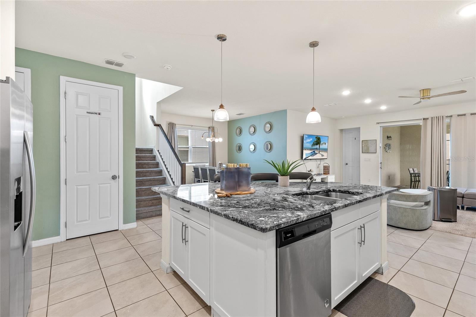 Image 15 of 62 For 1809 Tropical Palms Circle