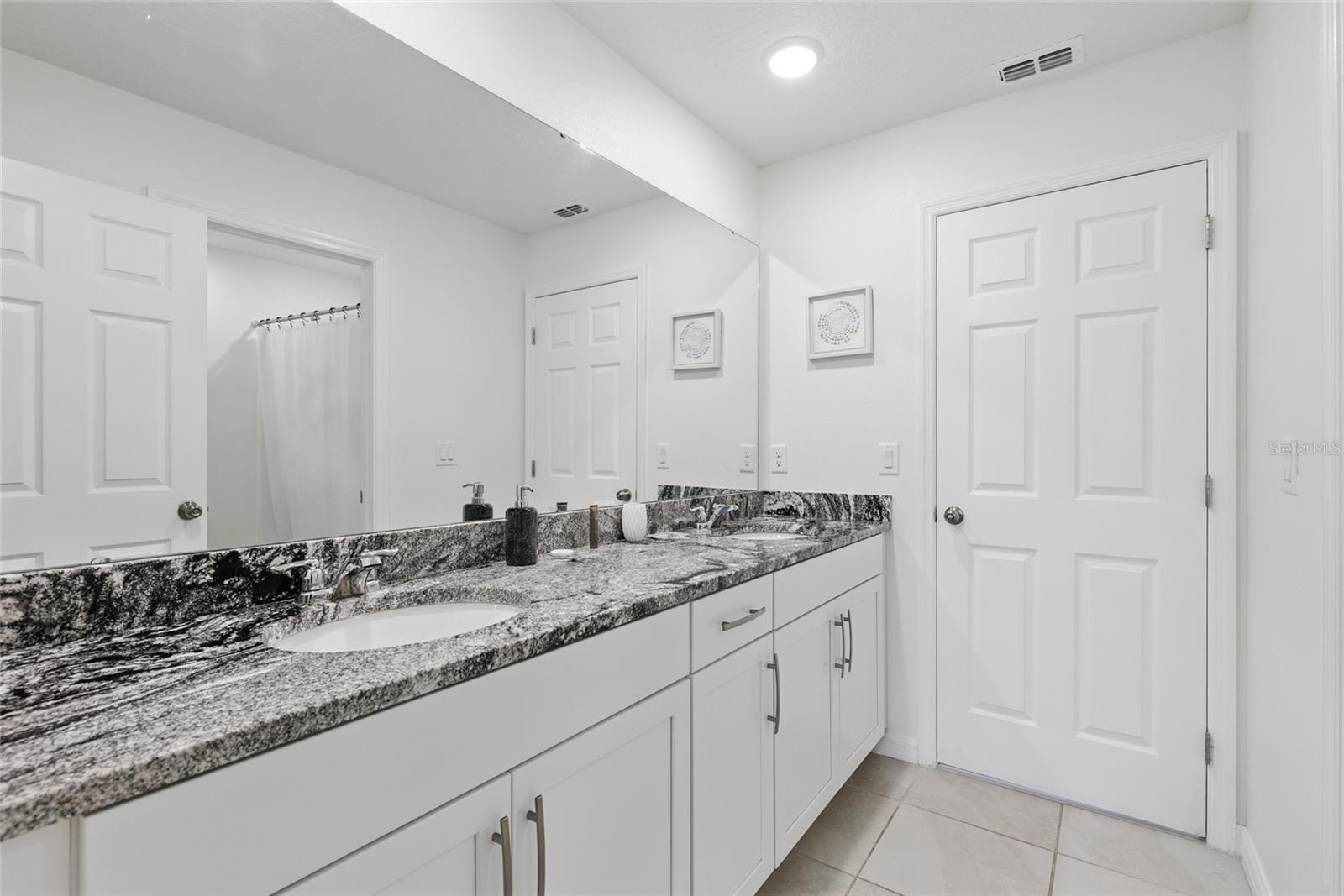 Image 31 of 62 For 1809 Tropical Palms Circle