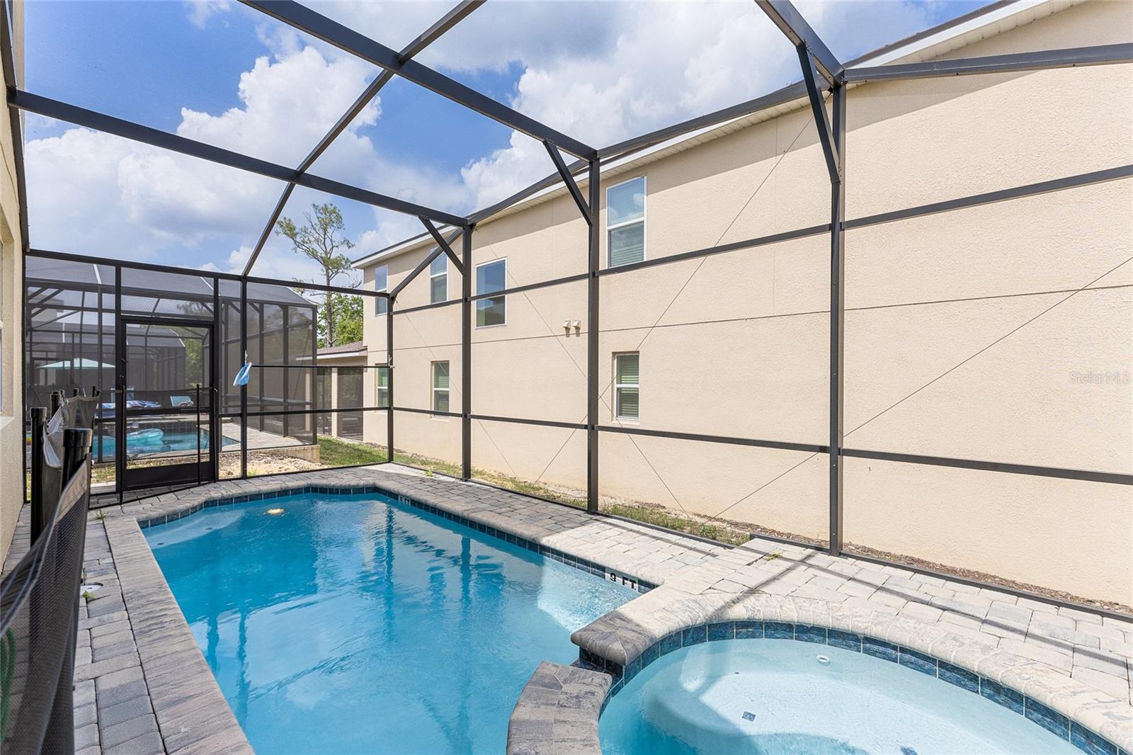 Image 36 of 62 For 1809 Tropical Palms Circle