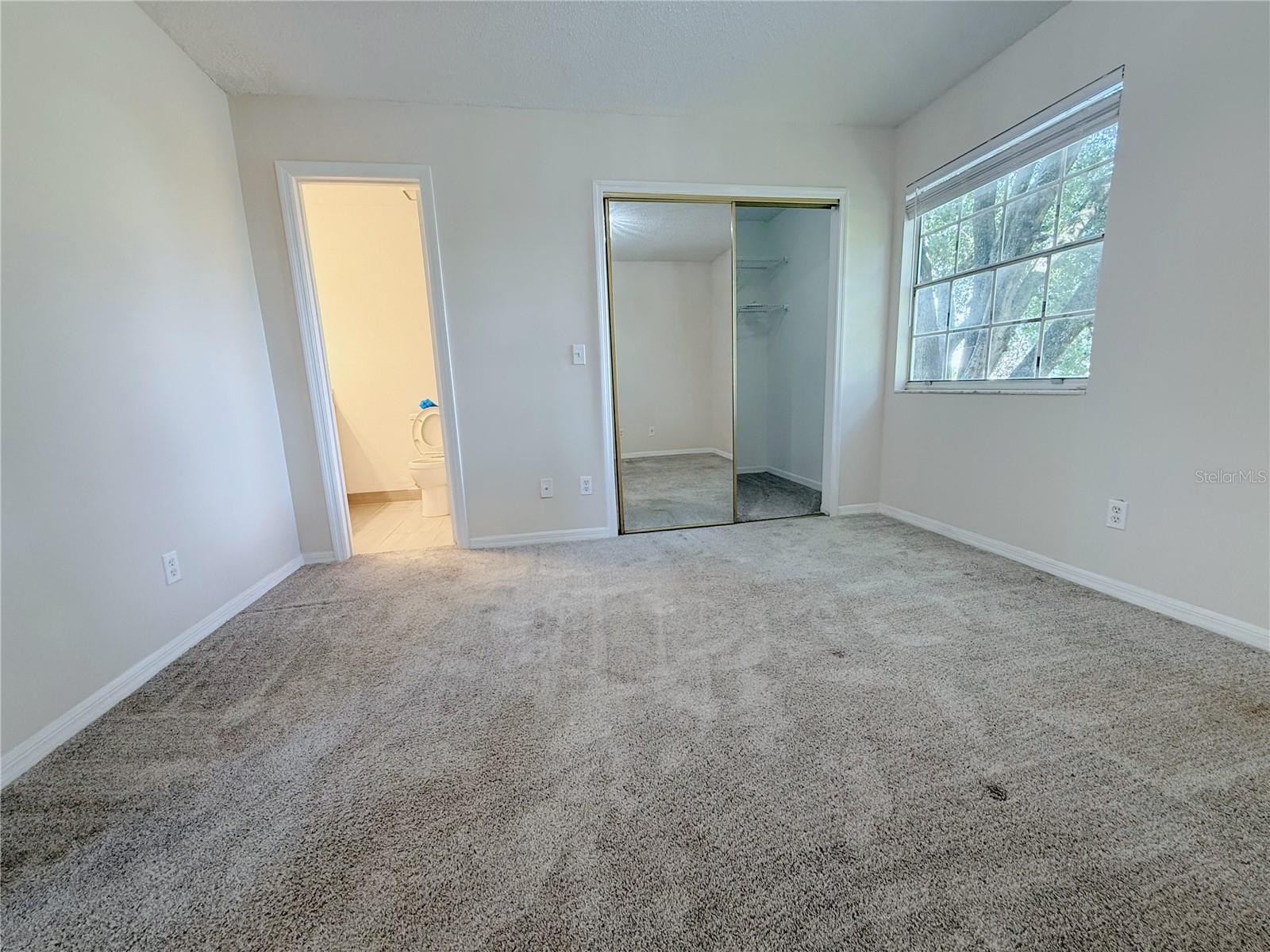 Image 10 of 17 For 947 Bird Bay Court 205