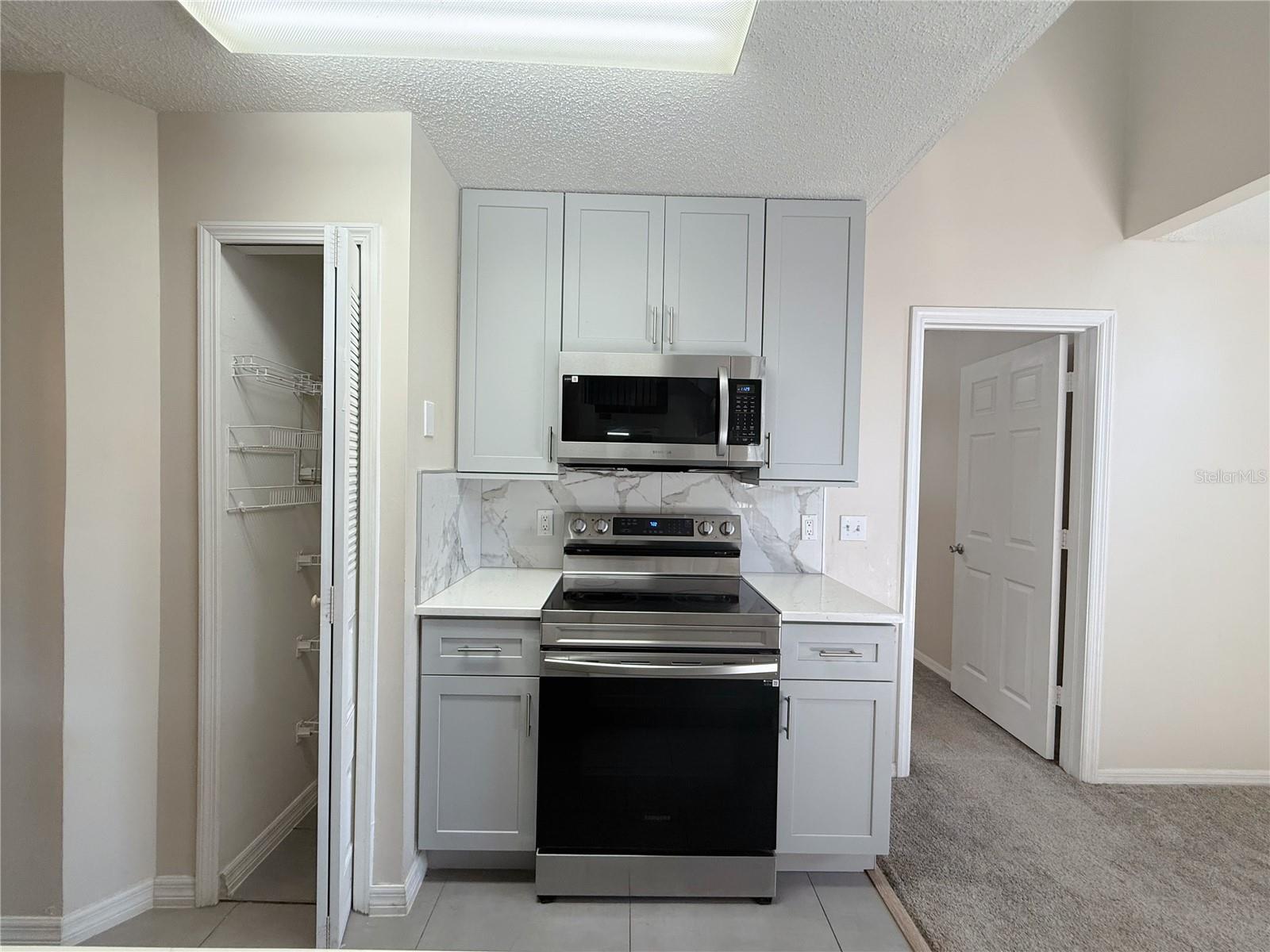 Image 6 of 17 For 947 Bird Bay Court 205