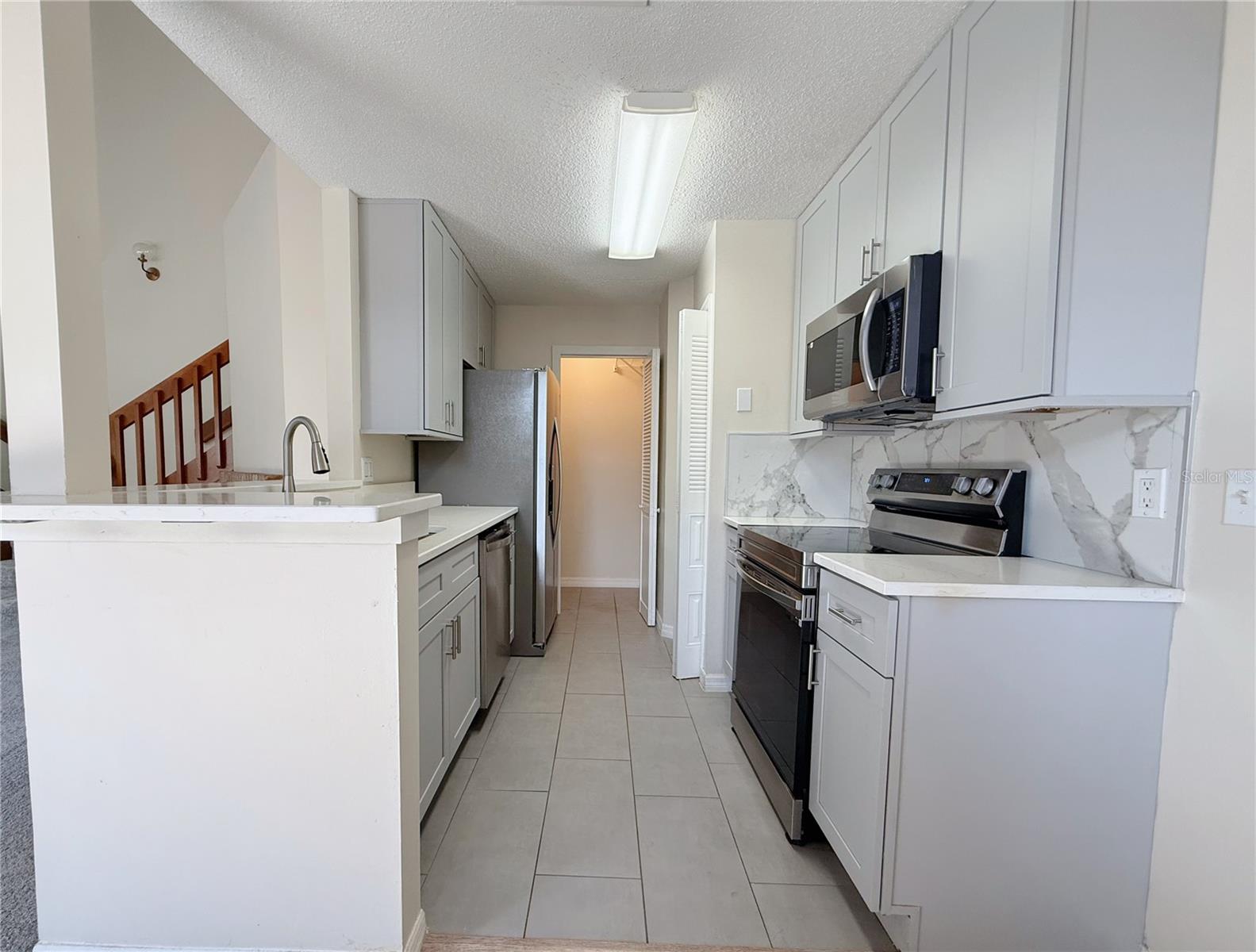 Image 8 of 17 For 947 Bird Bay Court 205