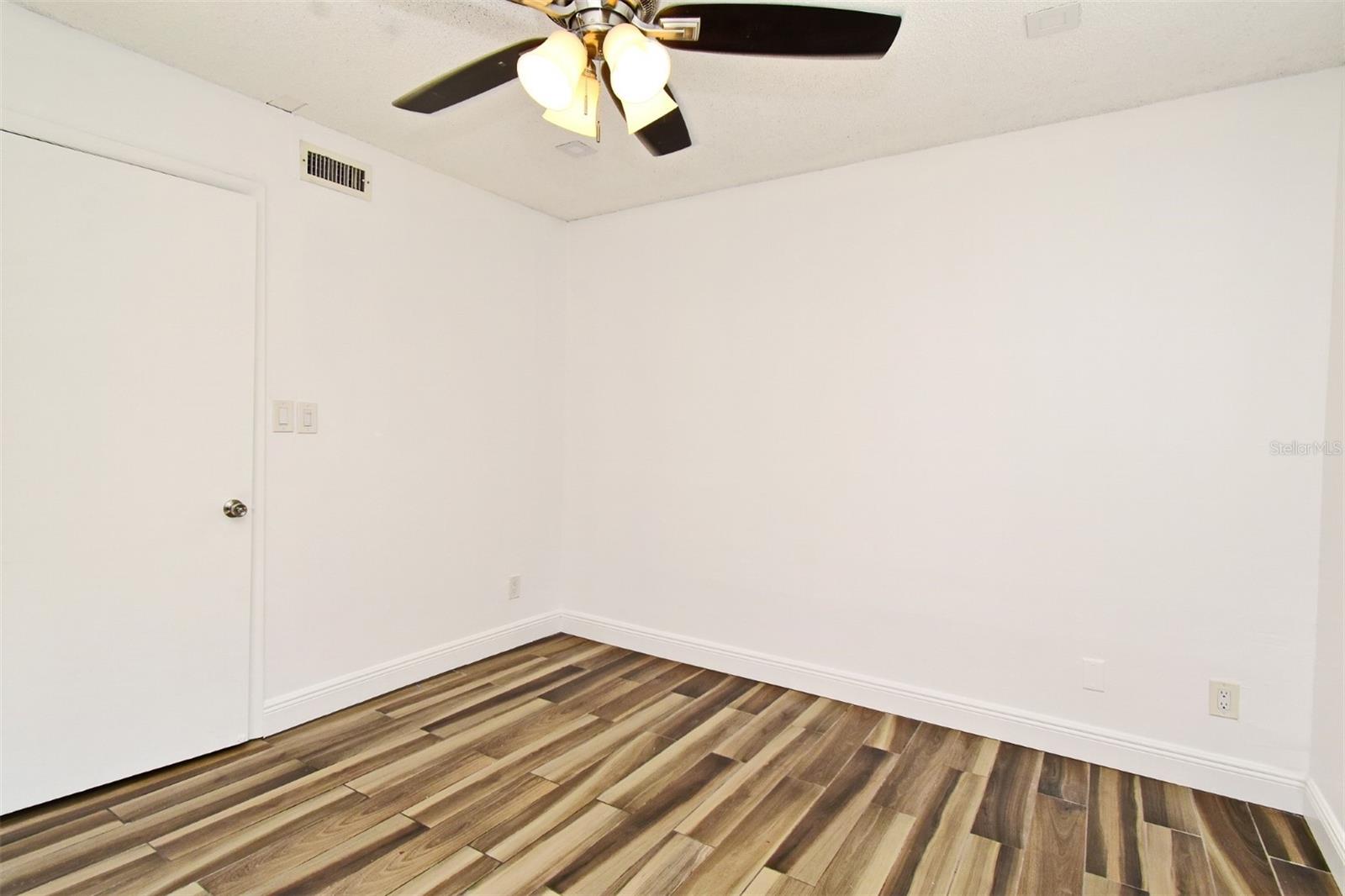 Image 21 of 36 For 3057 Aaron Burr Avenue 1