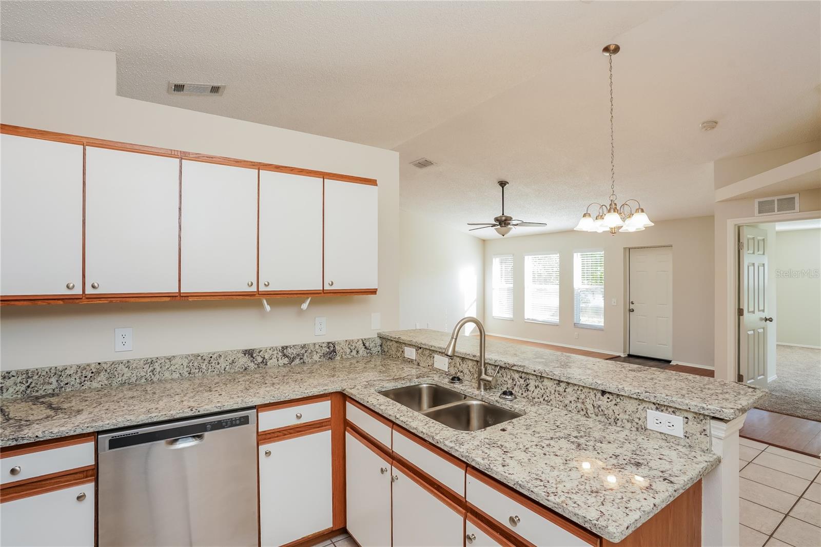 Image 7 of 26 For 11212 3rd Avenue E