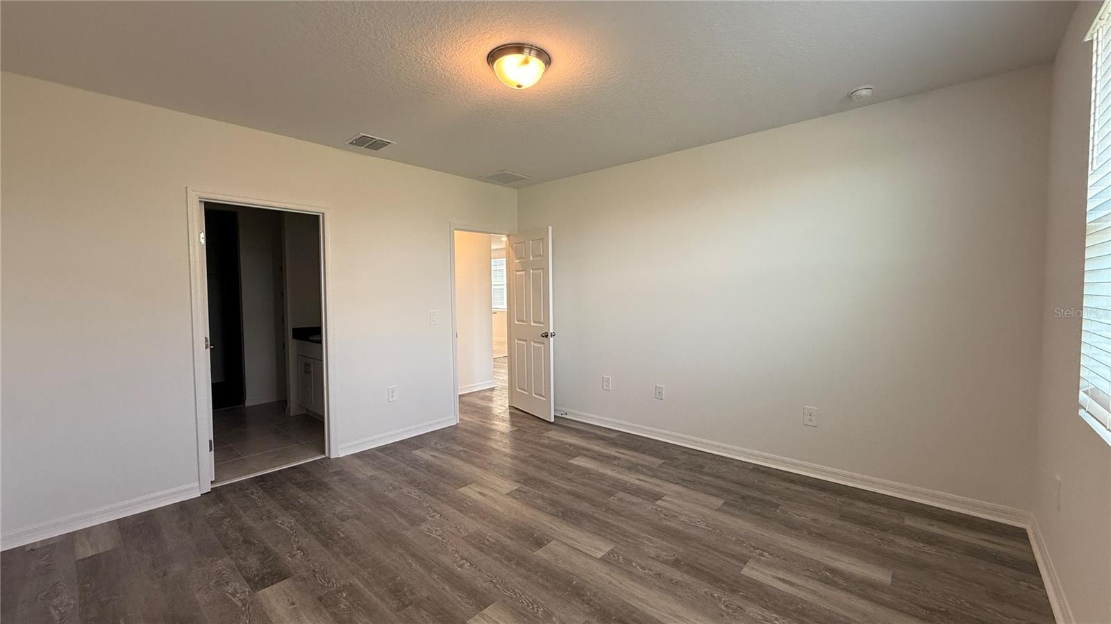 Image 31 of 36 For 1373 Current Place