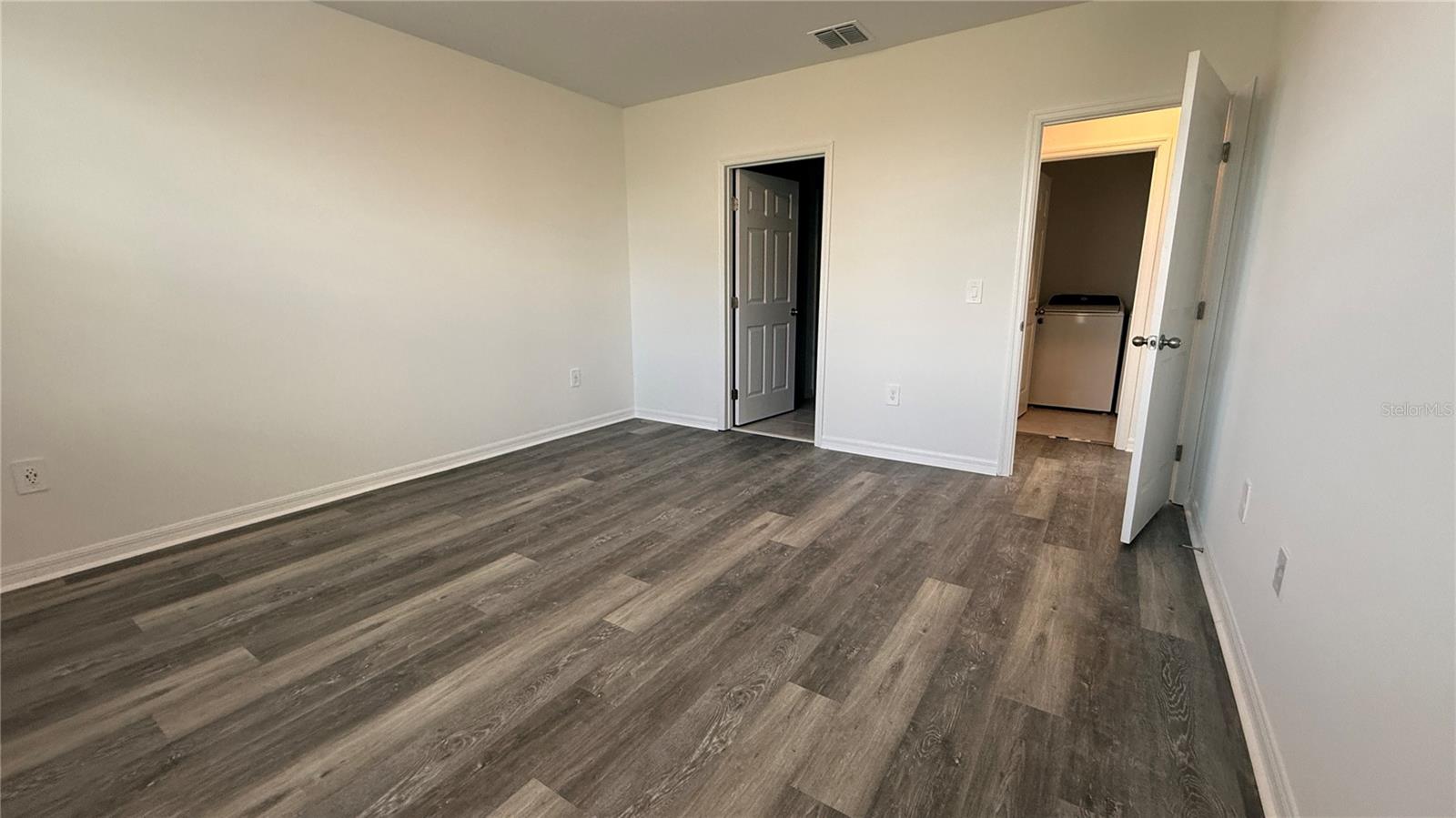 Image 32 of 36 For 1373 Current Place