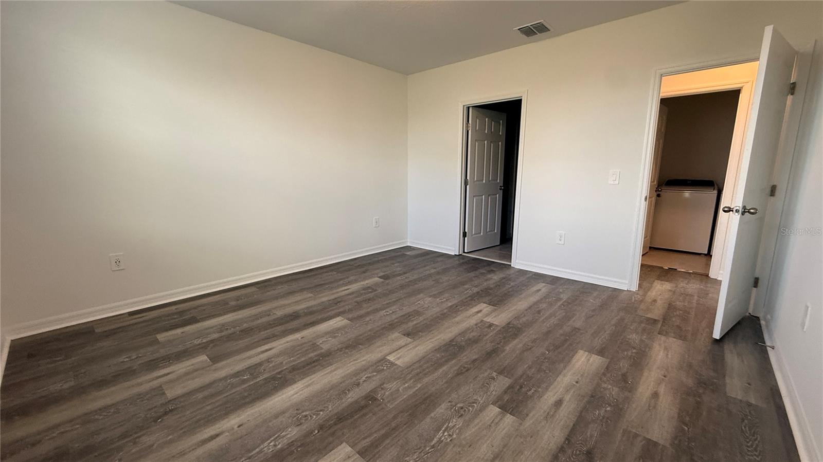 Image 33 of 36 For 1373 Current Place