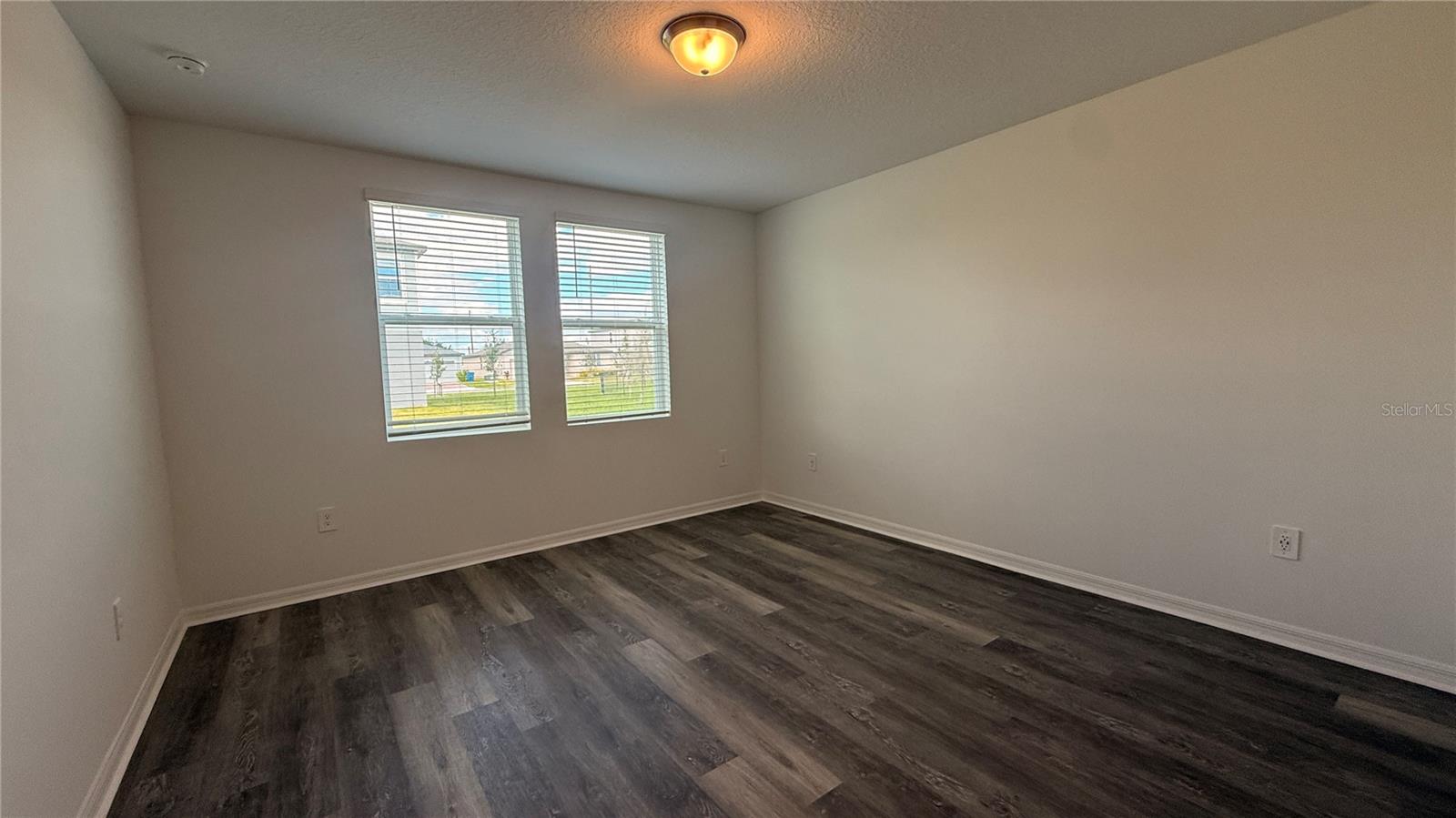 Image 34 of 36 For 1373 Current Place