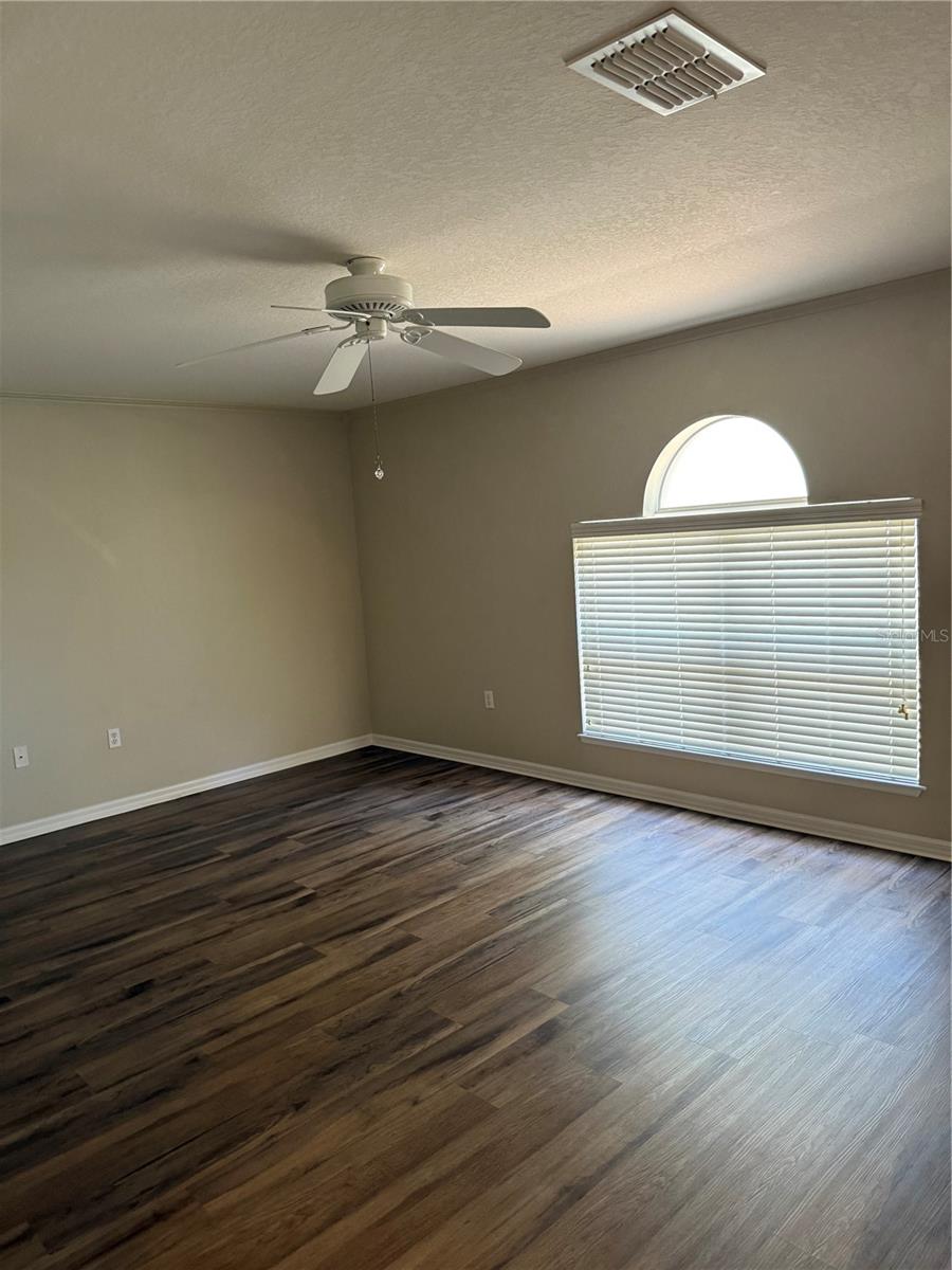 Image 19 of 43 For 436 Hammerstone Avenue