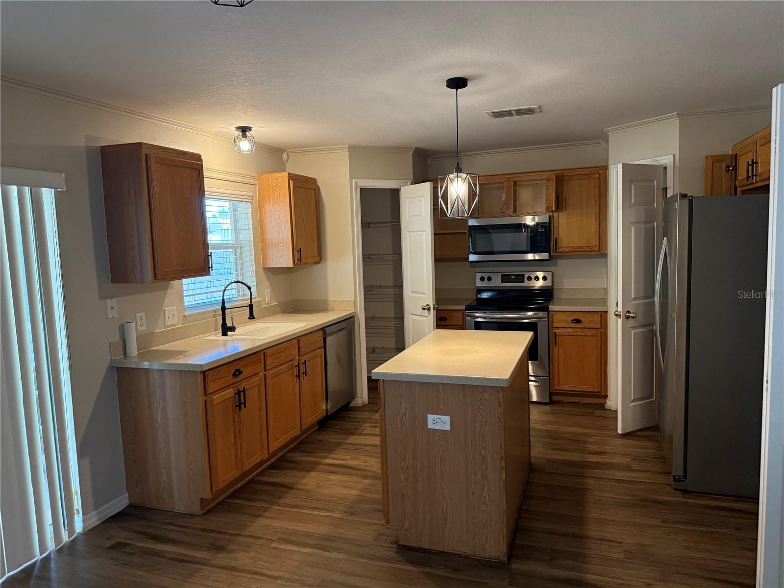 Image 36 of 43 For 436 Hammerstone Avenue