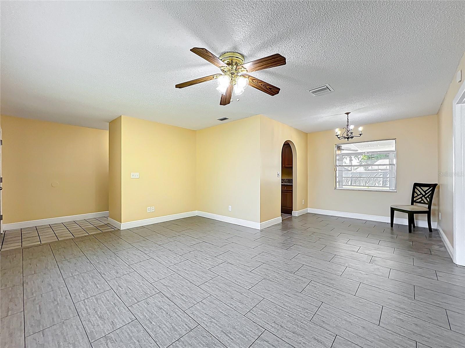Image 10 of 45 For 217 Melissa Court
