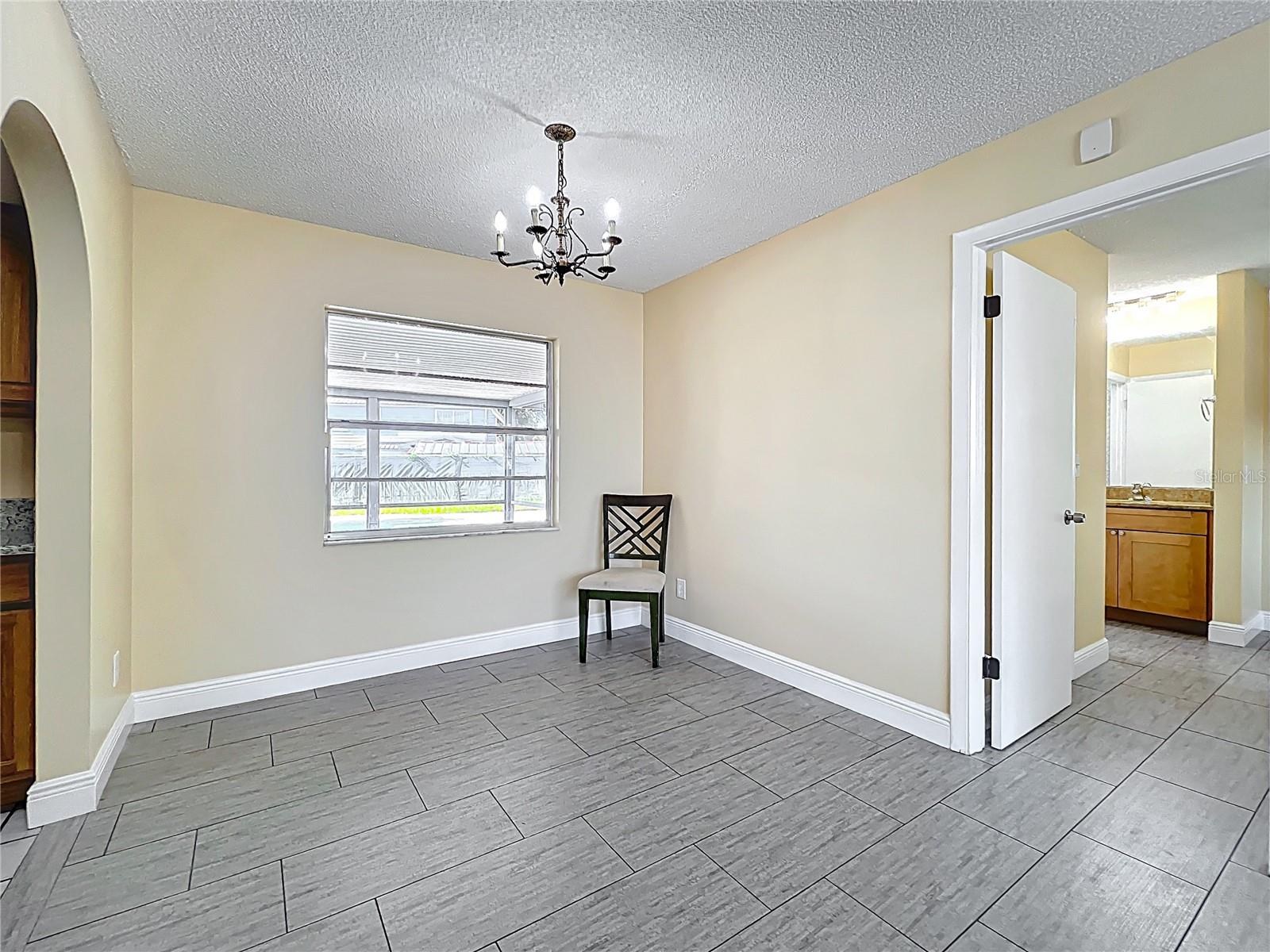 Image 12 of 45 For 217 Melissa Court