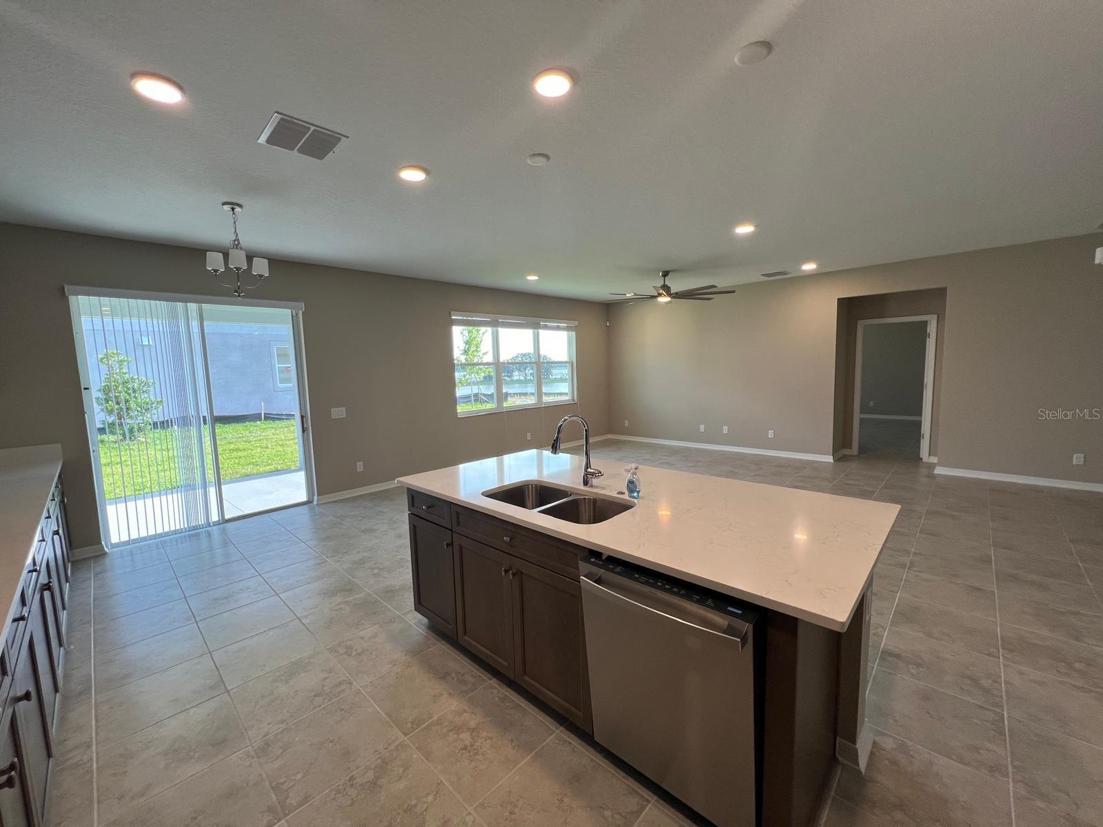 Image 4 of 40 For 9429 Crescent Ray Drive