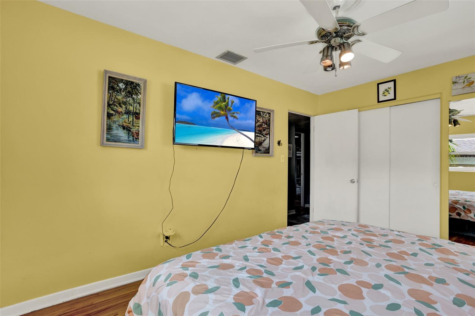 Image 18 of 35 For 4015 Ibis Drive