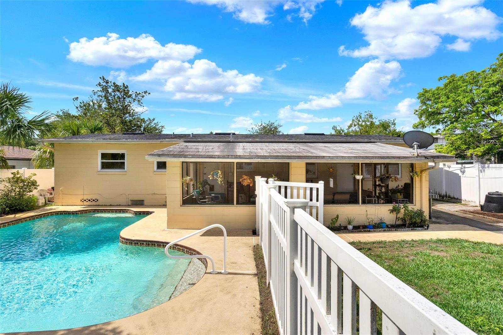 Image 30 of 35 For 4015 Ibis Drive