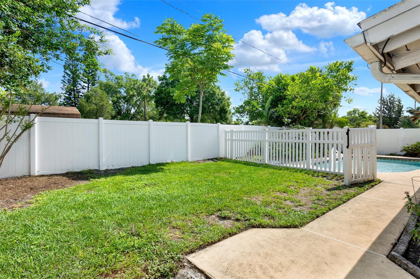 Image 31 of 35 For 4015 Ibis Drive