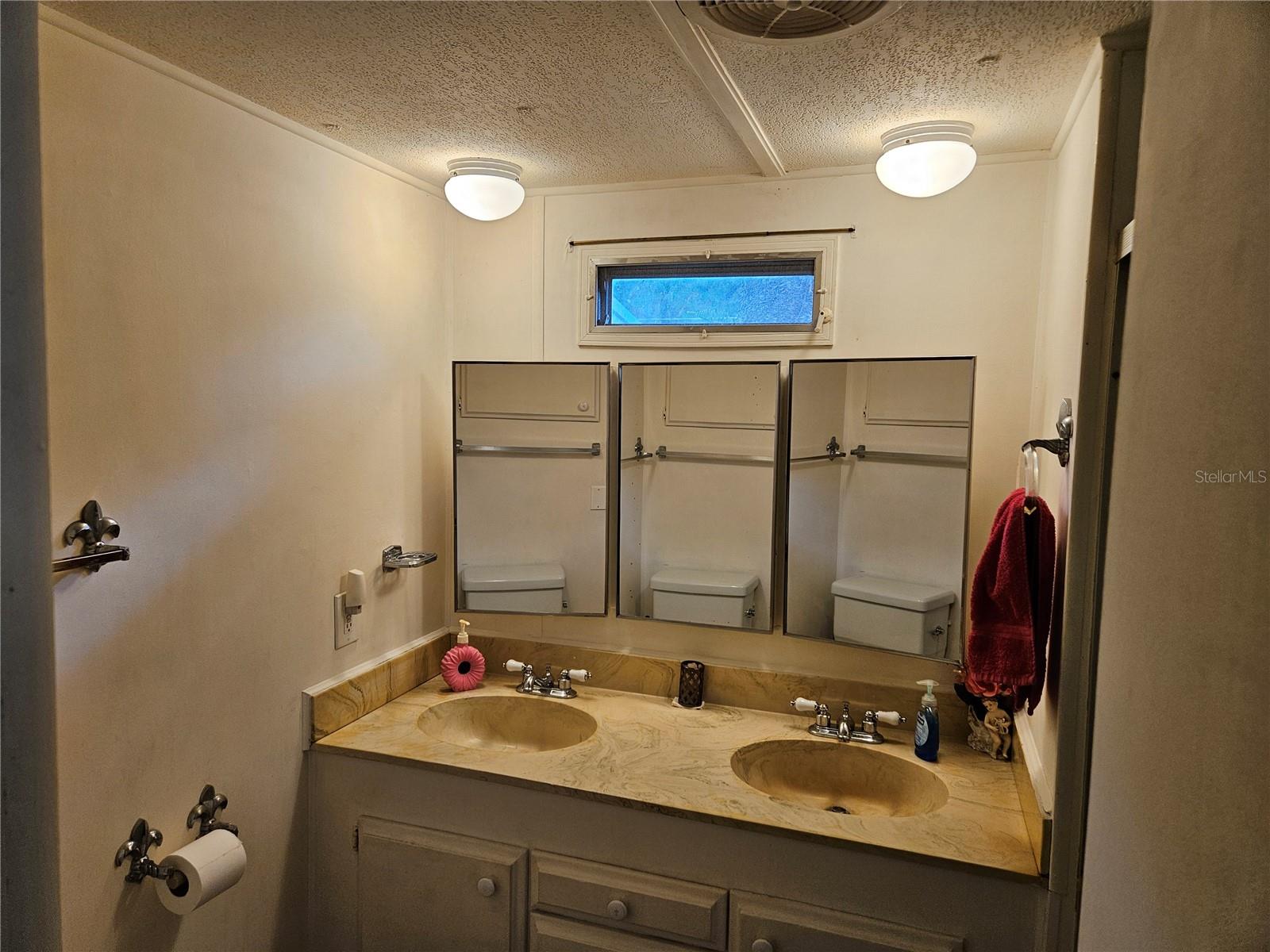 Image 11 of 19 For 1525 Hilltop Road