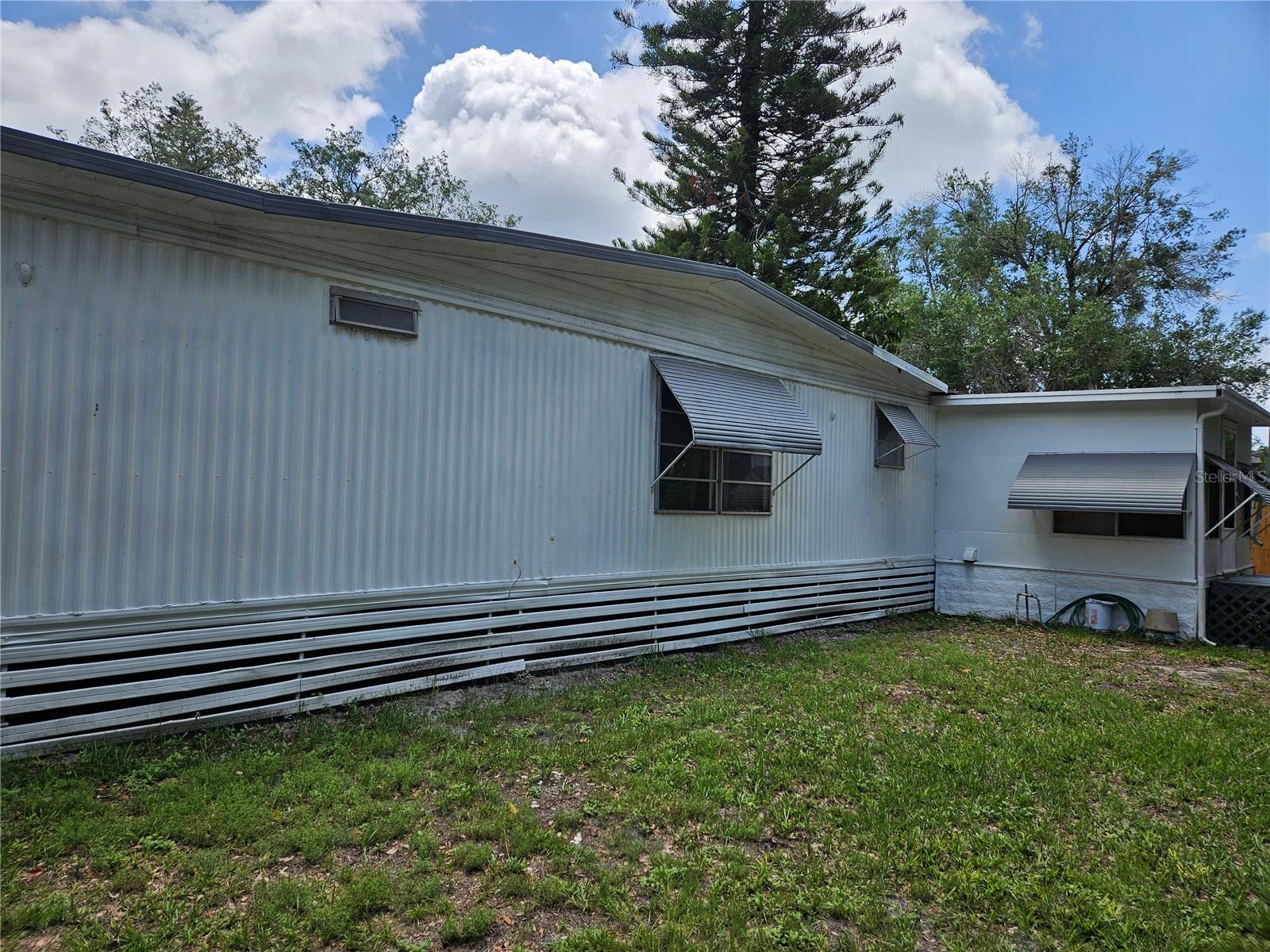 Image 5 of 19 For 1525 Hilltop Road