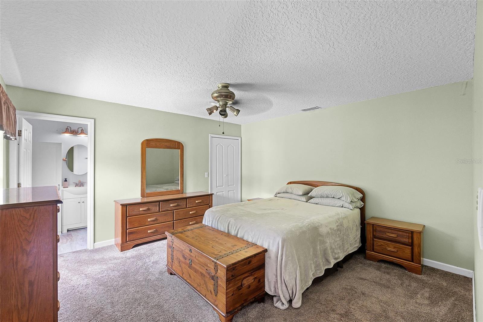 Image 12 of 31 For 891 Licaria Drive