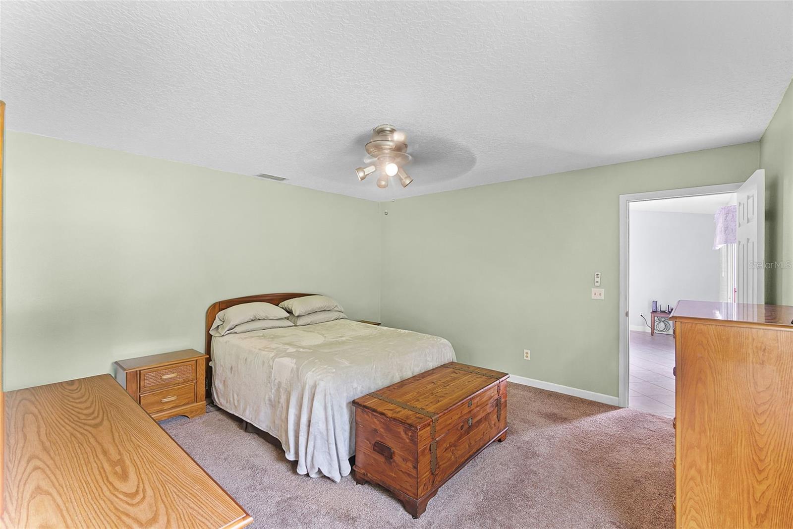 Image 14 of 31 For 891 Licaria Drive