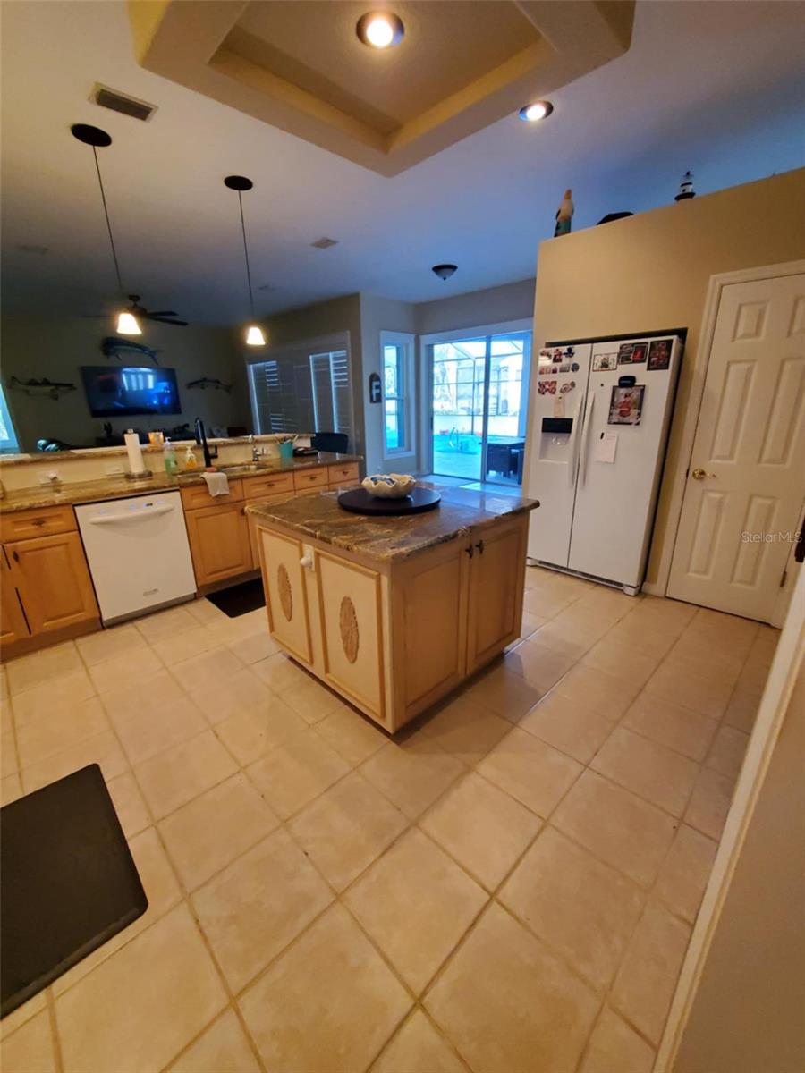 Listing photo id 12 for 4351 Winding Oaks Circle