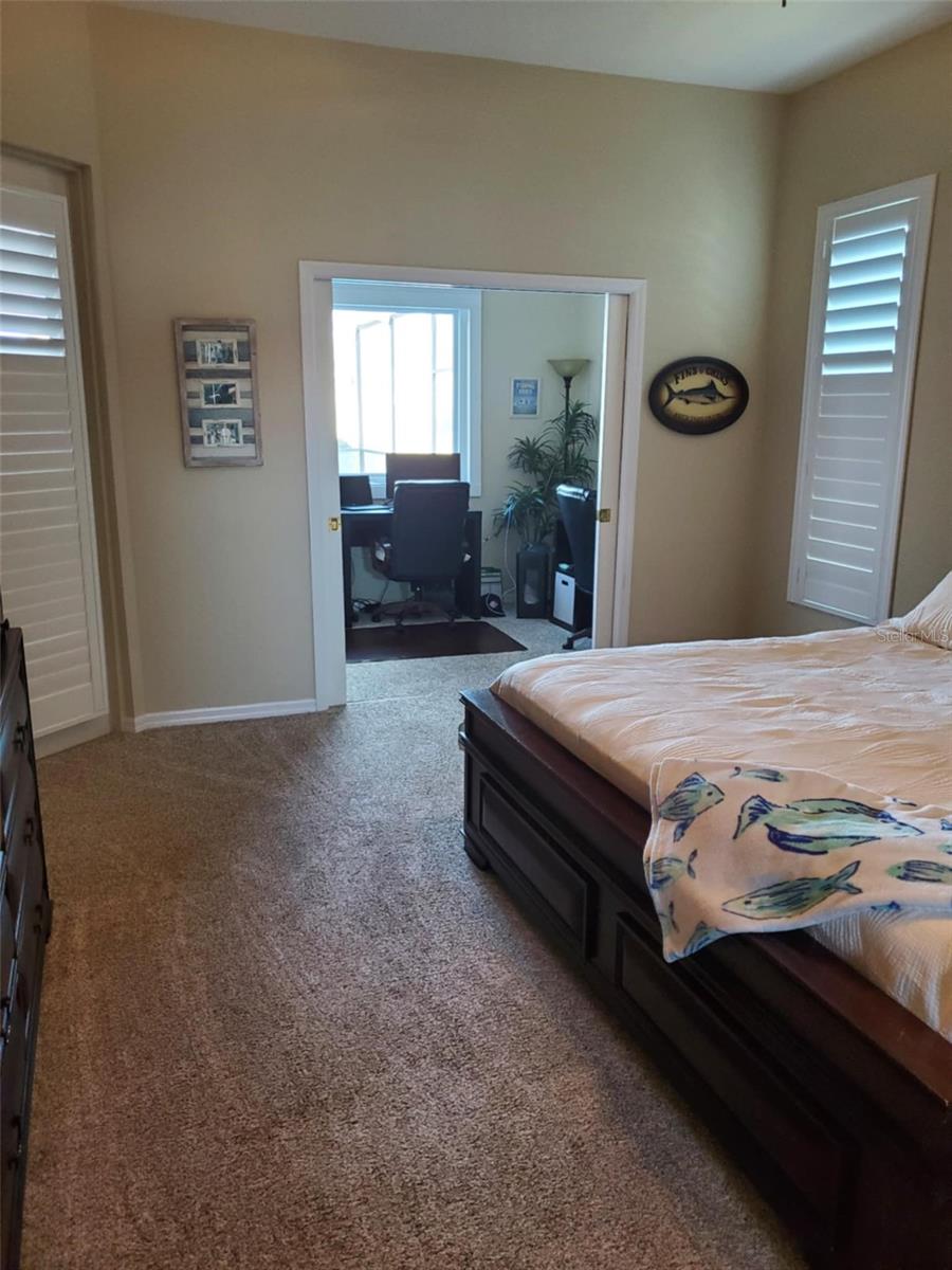 Listing photo id 17 for 4351 Winding Oaks Circle