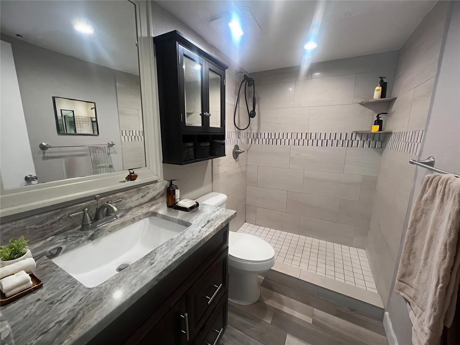 Image 5 of 6 For 3270 Semoran Boulevard 15