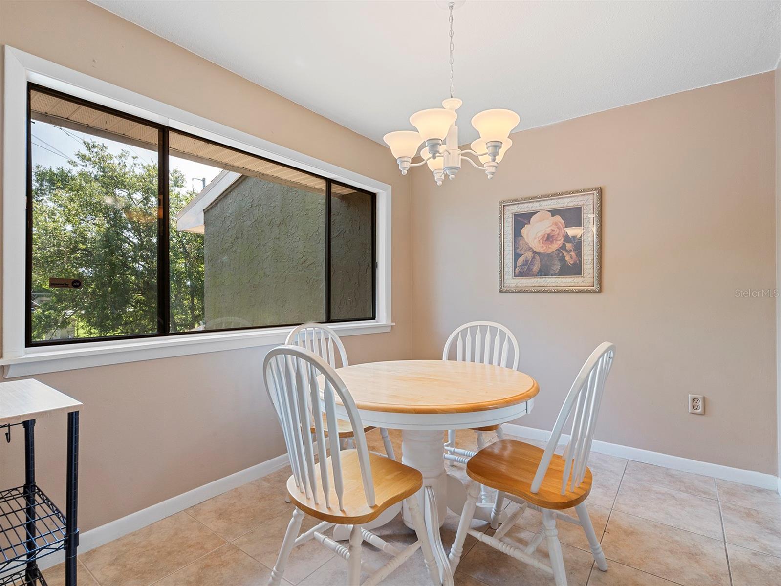 Image 12 of 25 For 5083 Eaglesmere Drive A12