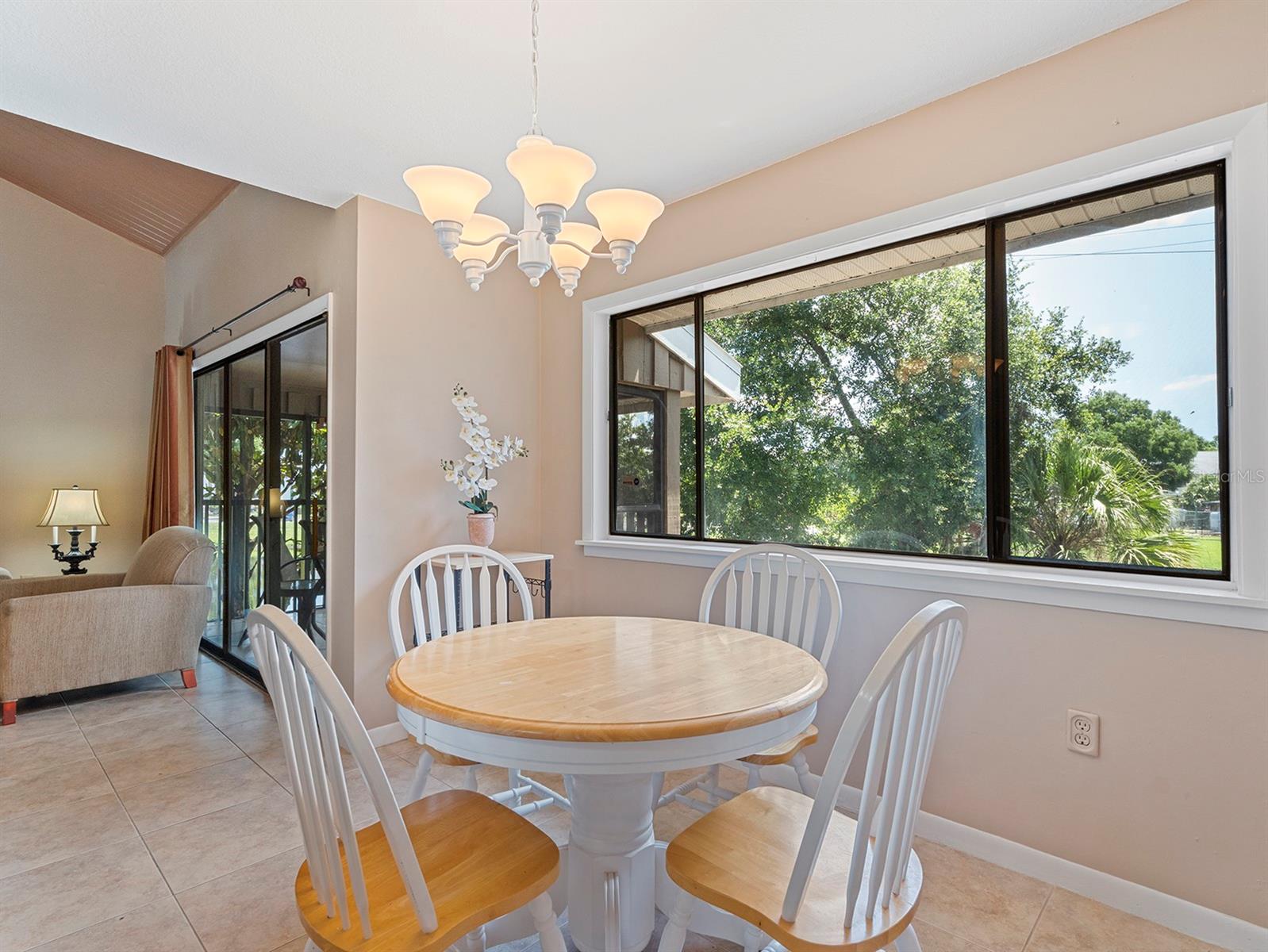 Image 15 of 25 For 5083 Eaglesmere Drive A12